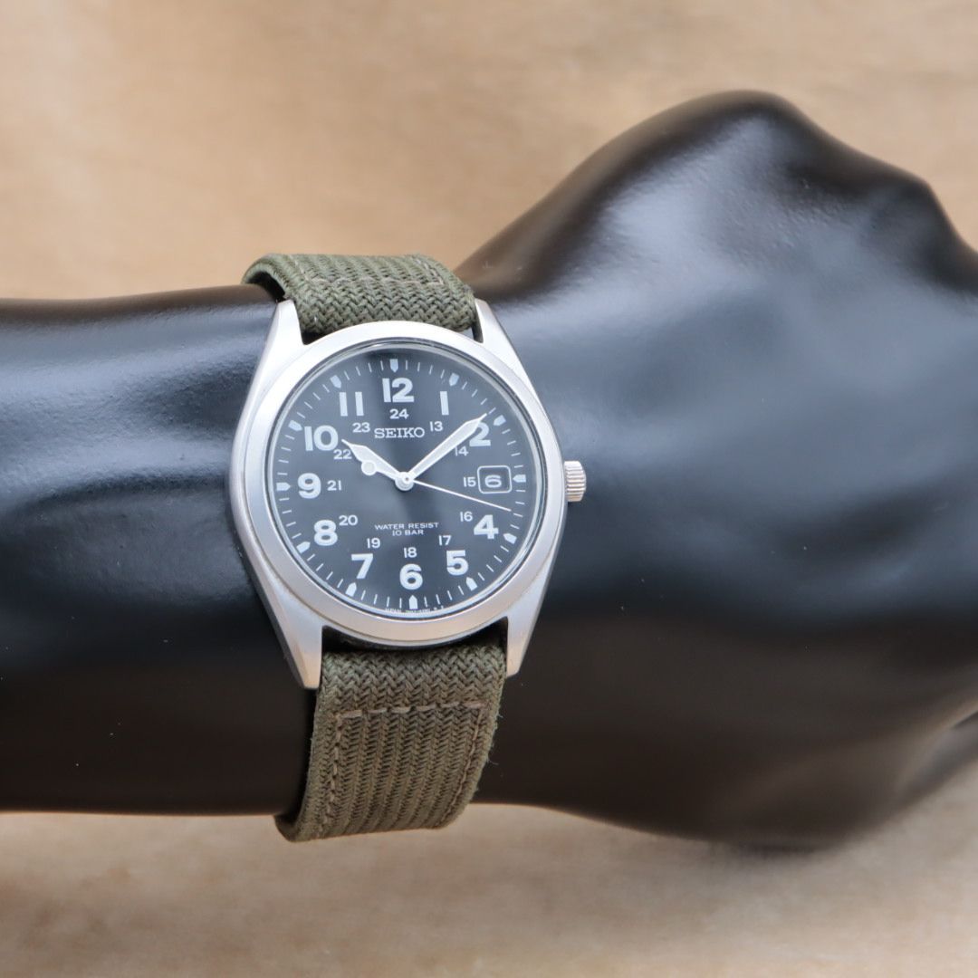 セイコー 7N42-8260 SEIKO 黒文字盤 シルバー ミリタリー パイロット