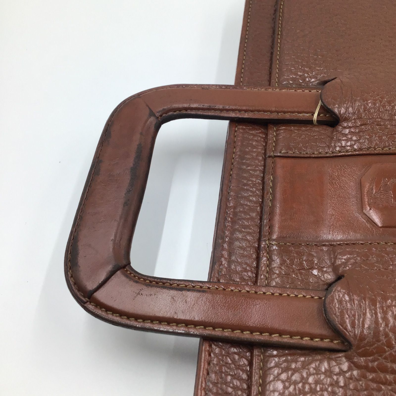 【美品】バーバリー　ビジネスバッグ　レザー　シボ革　ロゴ型押し　鍵　ノバチェック 美品】バーバリービジネスバッグレザーシボ革ロゴ型押し鍵ノバチェック