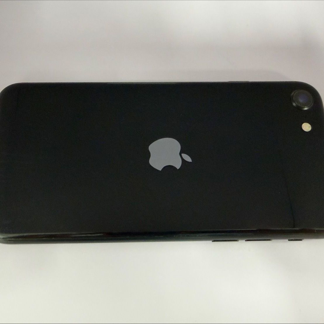 iPhone SE 3 64GB 法人管理品 バッテリー良好 - メルカリ