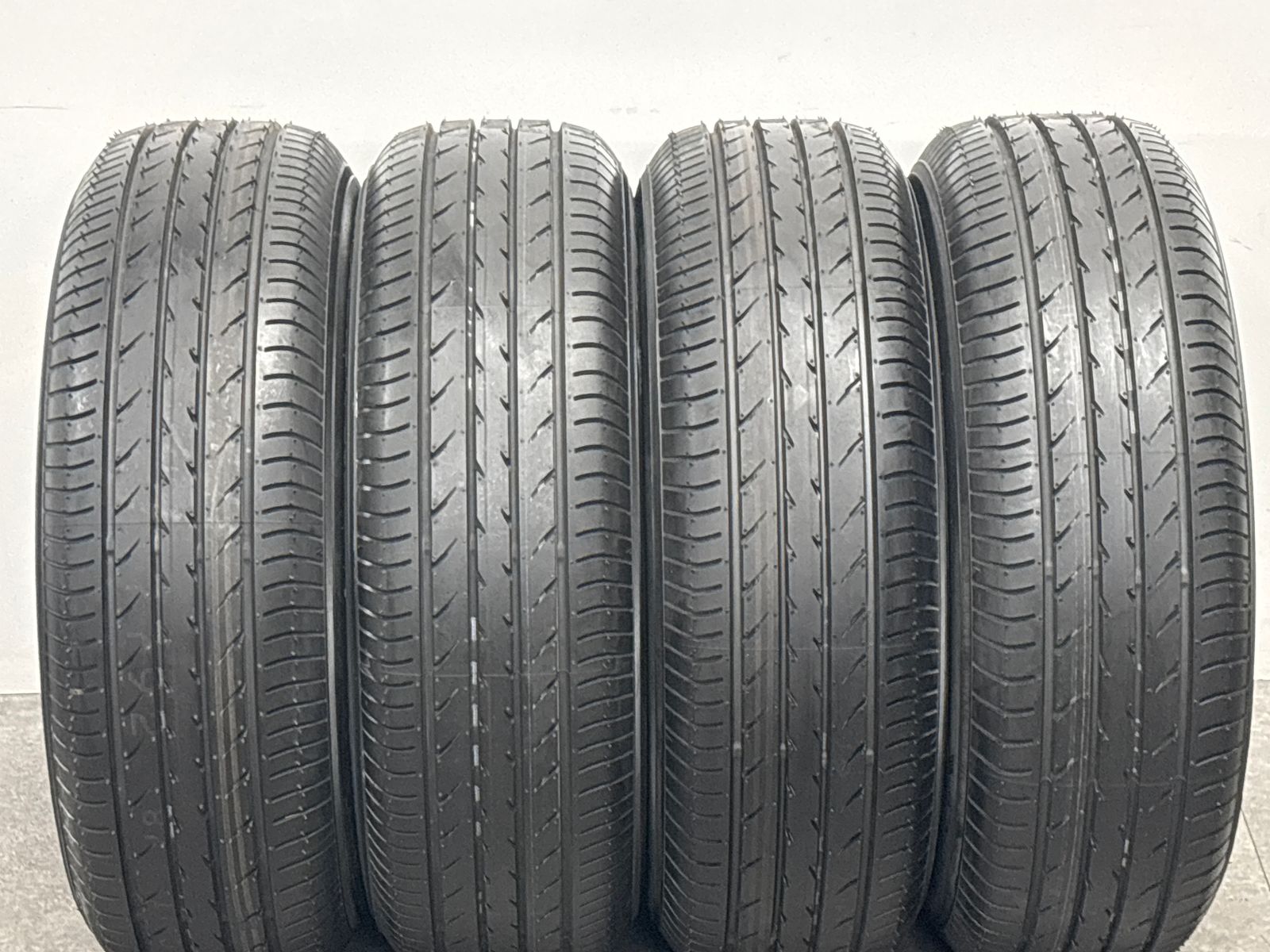 美品】トヨタ 80 ノア ヴォクシー 純正 15in 6J +50 PCD114.3 ヨコハマ 