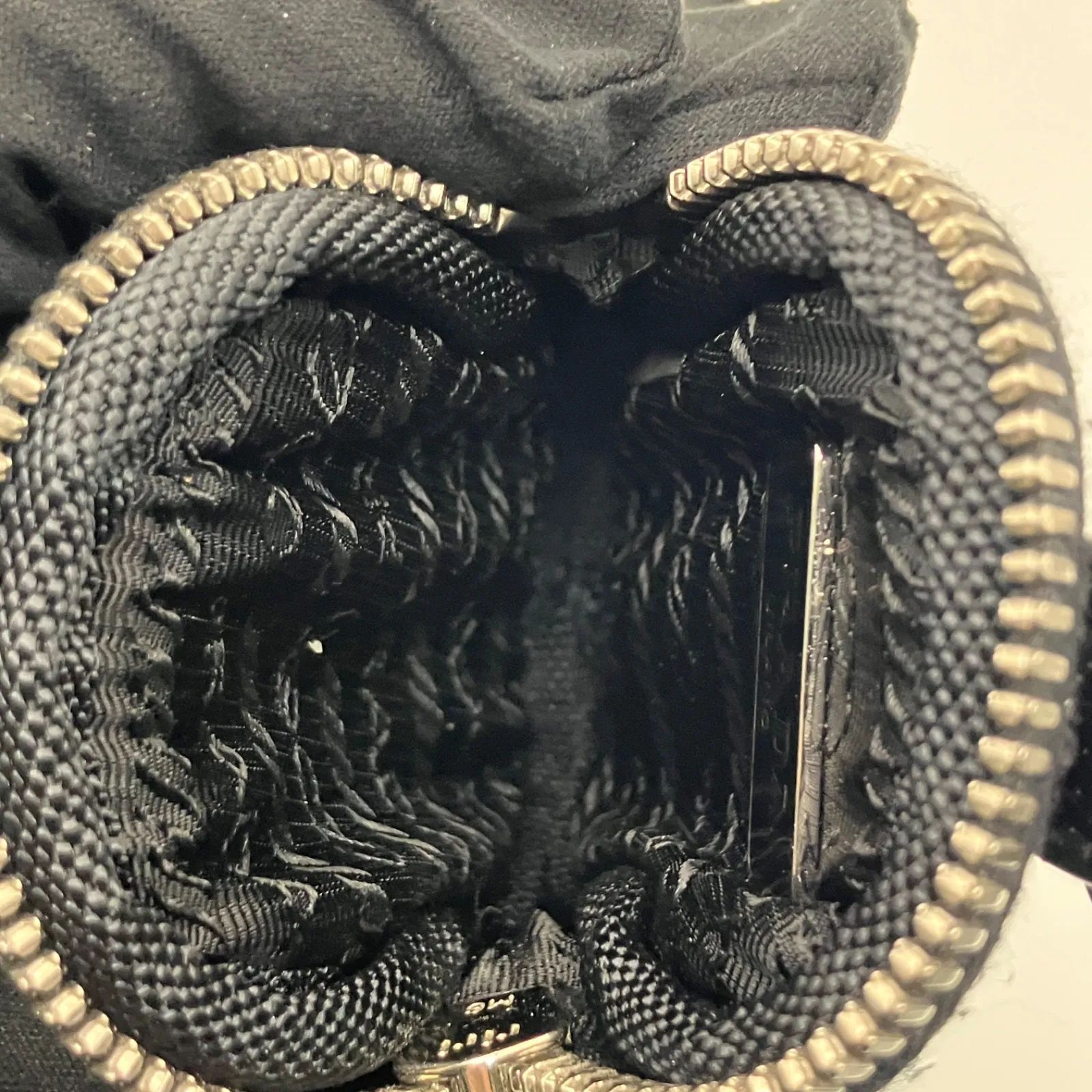 美品】PRADA(プラダ) Re-Nylon トライアングルロゴ ミニポーチ