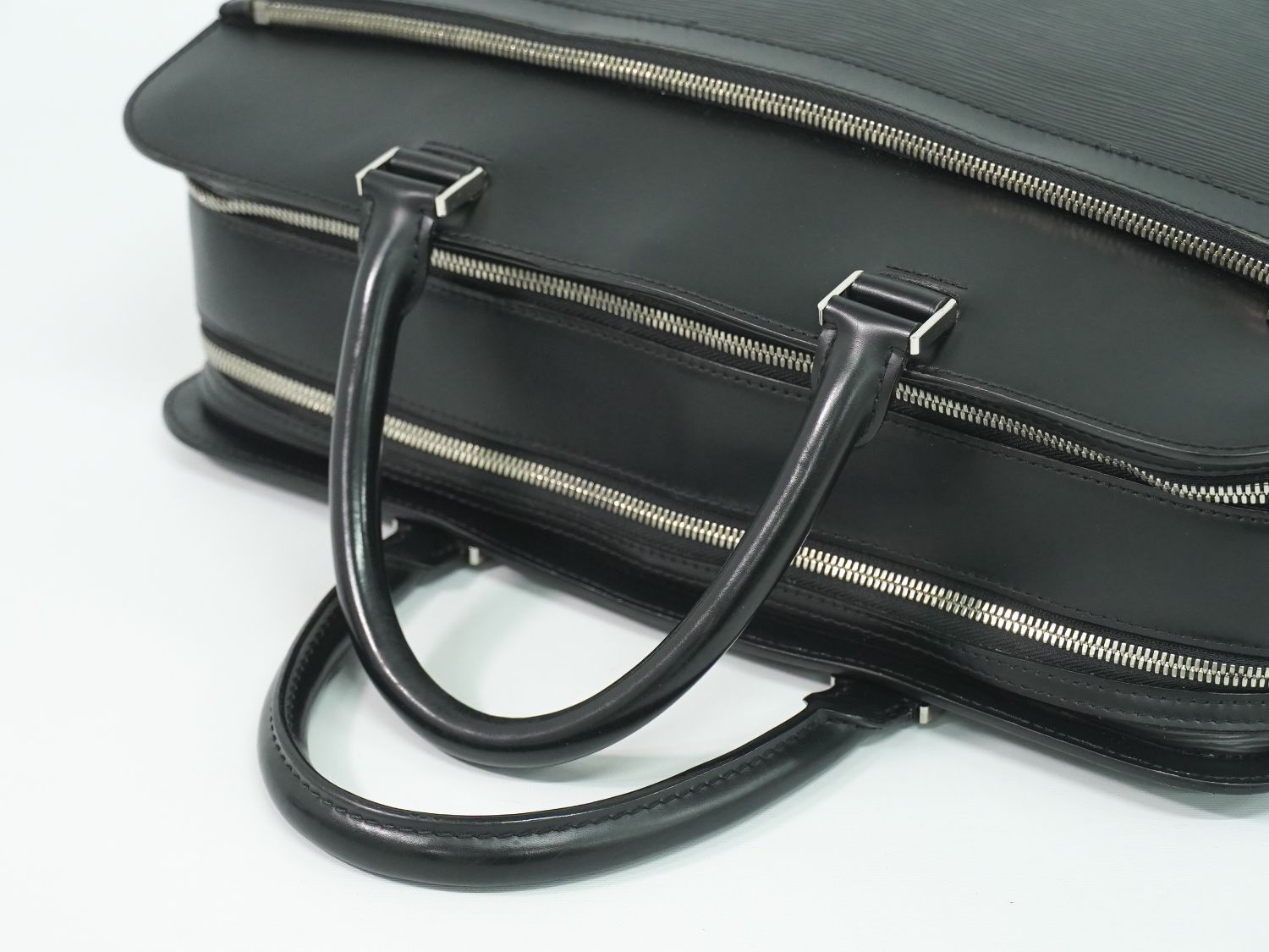 本物 ルイヴィトン LOUIS VUITTON LV バサーノ GM エピ レザー