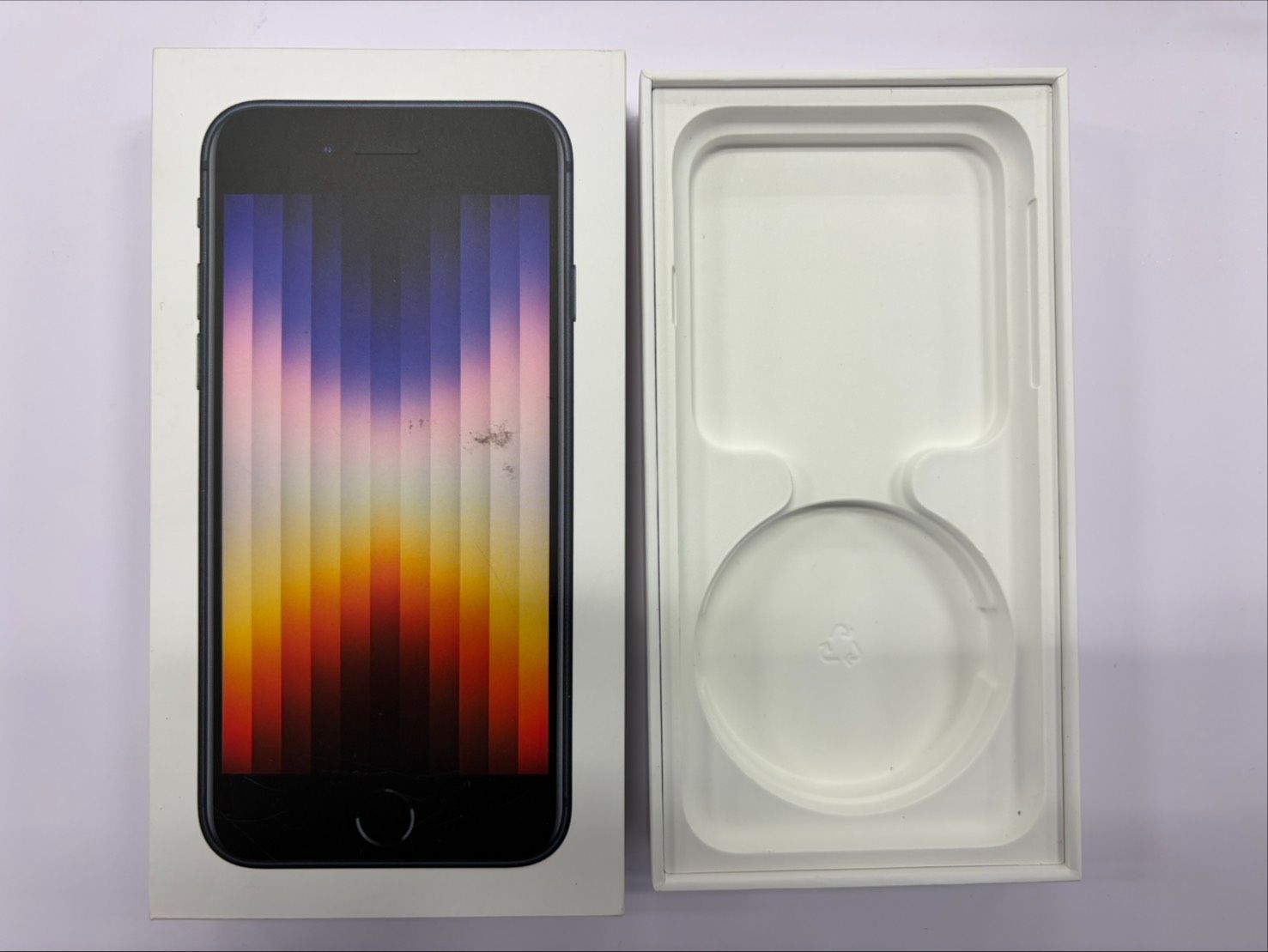iPhone SE 3世代 64GB 極美品 法人管理品 - メルカリ