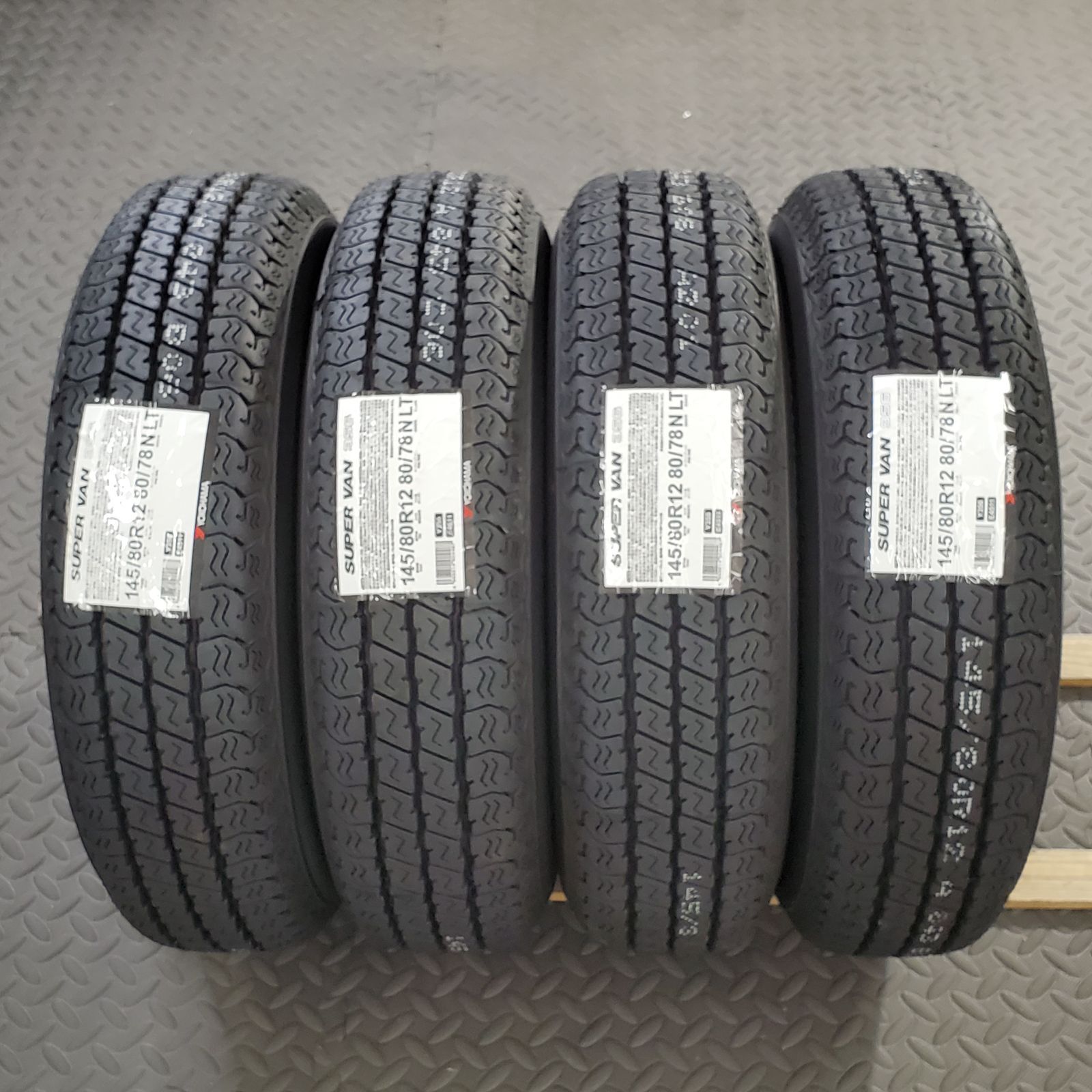 26年製 新品タイヤ 145/80R12 80/78N LT ヨコハマ スーパーバン356 