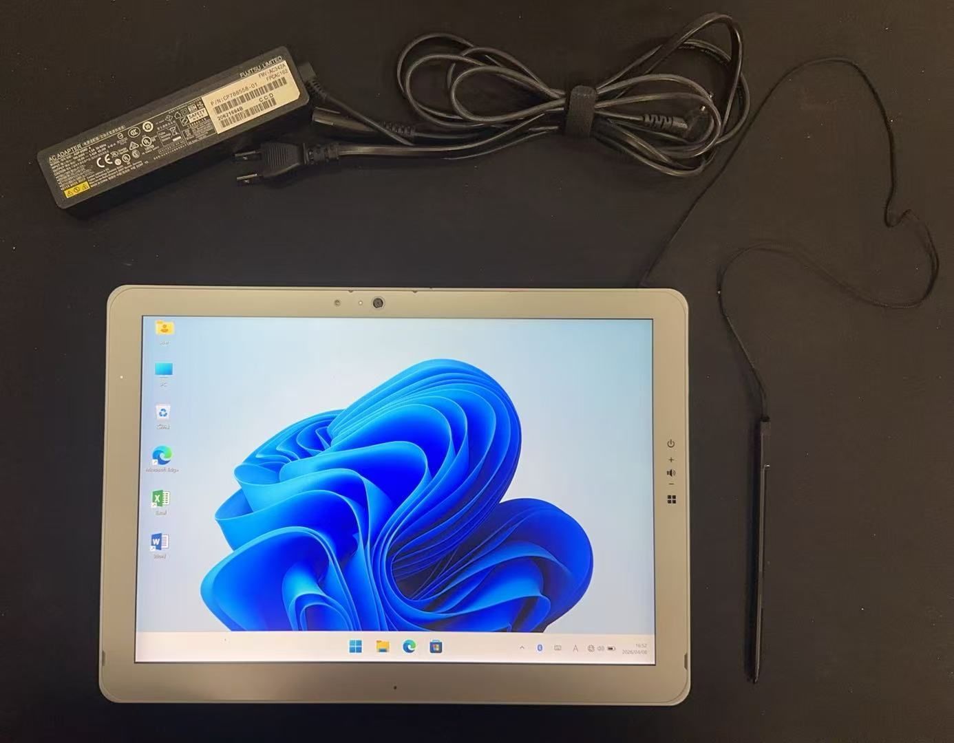 富士通 ARROWS Tab V727/S m3 8GB/128GB 中古 - メルカリ