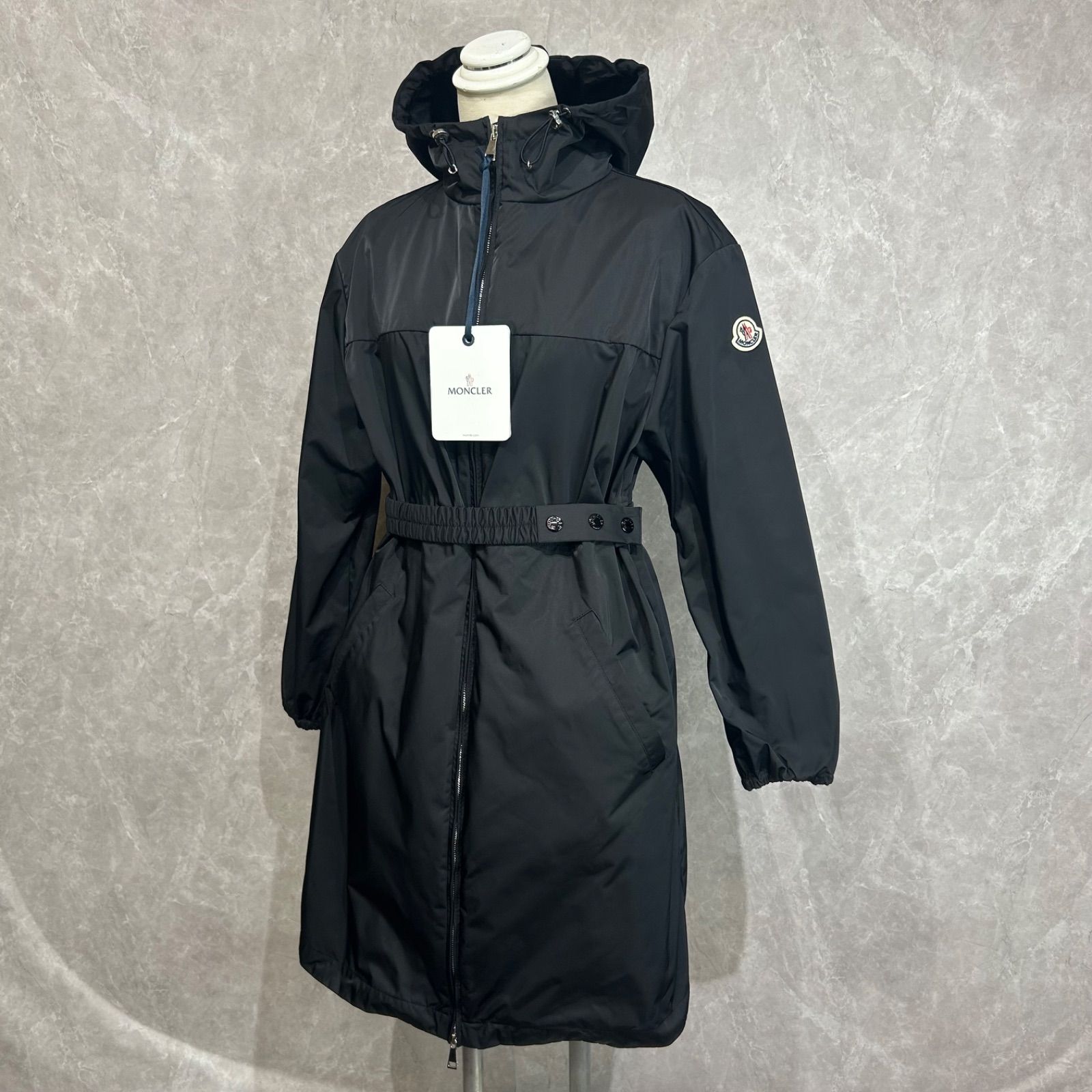 美品 モンクレール ROCHE 春秋用コート ベルト付き ブラック黒 美品タグ付き】MONCLERモンクレールスプリングコートベルト付き黒1