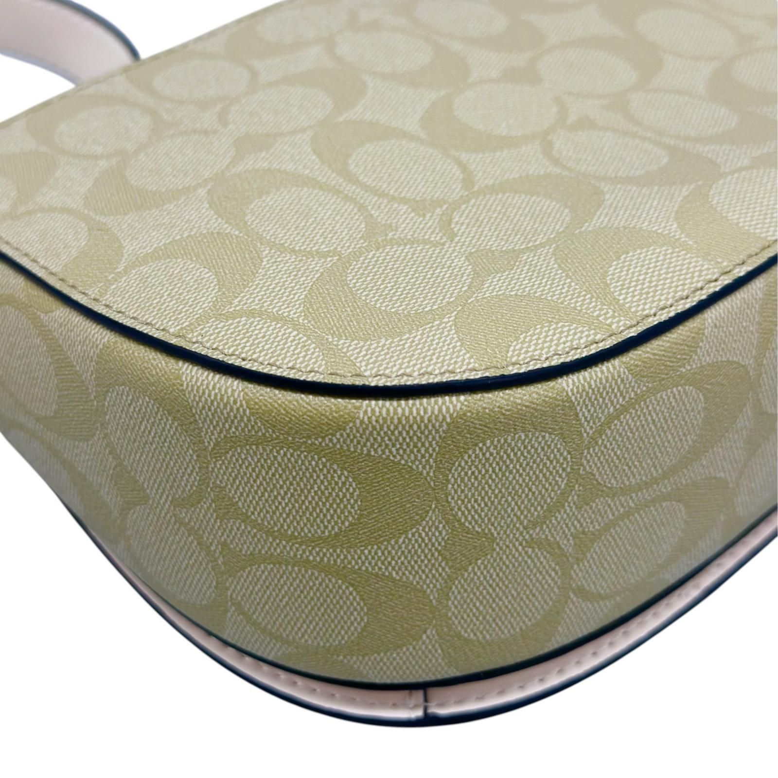 美品 COACH コーチ C2806 ショルダーバッグ レザー ホワイト レディース シグネクチャー【中古】【送料無料】 美品 COACH コーチ C2806 ショルダーバッグ レザー ホワイト