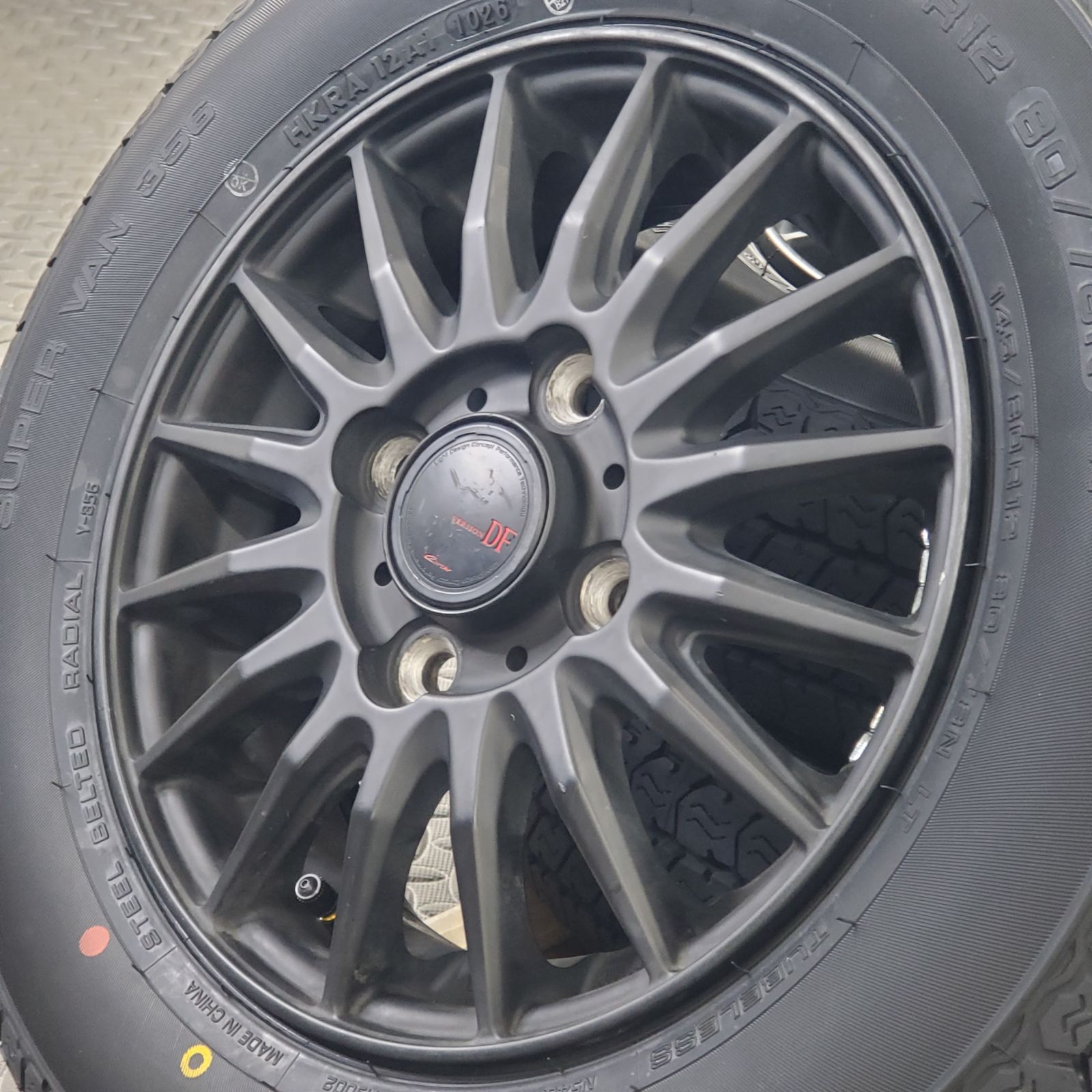 26年製 新品タイヤ 145/80R12 80/78N LT ヨコハマ スーパーバン356 共豊 サーキュラー Ver.DF 限定マットブラック ハイゼット キャリィ エブリィ NV100 スクラムバン 夏タイヤ 4本【1475R】