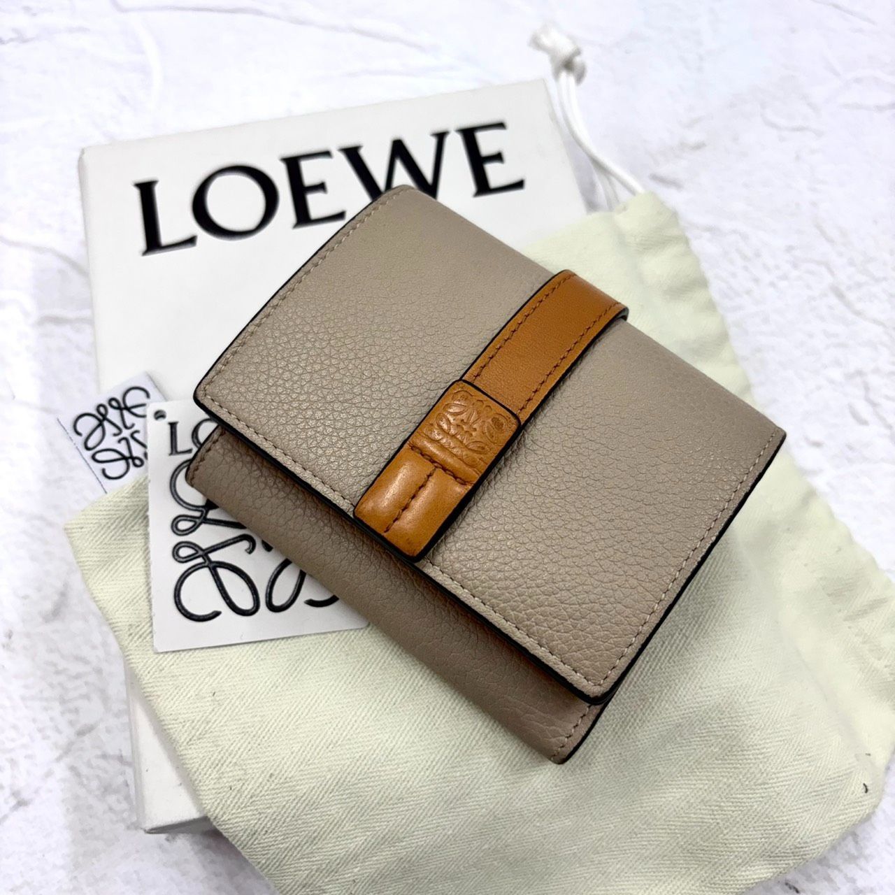 美品】LOEWE/ロエベ アナグラム トライフォールド ウォレット 三つ折り 