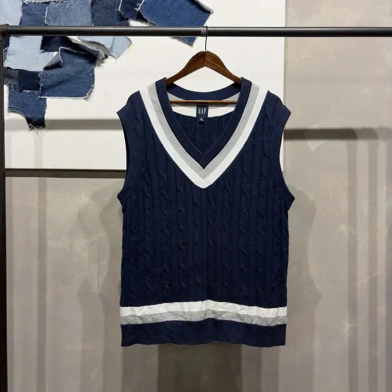 105) GAP ギャップ バイカラー ケーブル編み ケーブル編み Vネック 