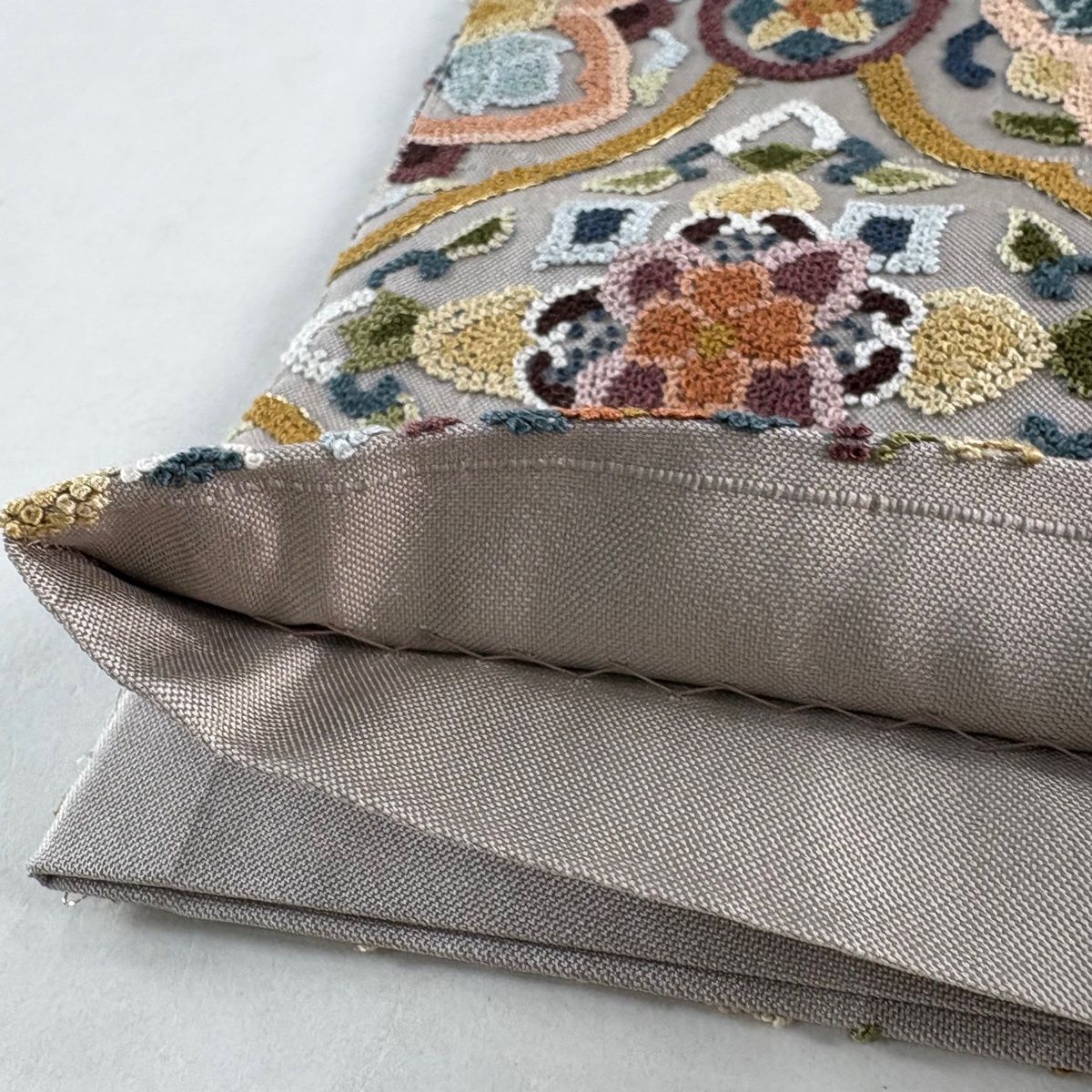 袋帯 逸品 華文 相良刺繍 金糸 薄小豆 全通 正絹 【中古】 - メルカリ