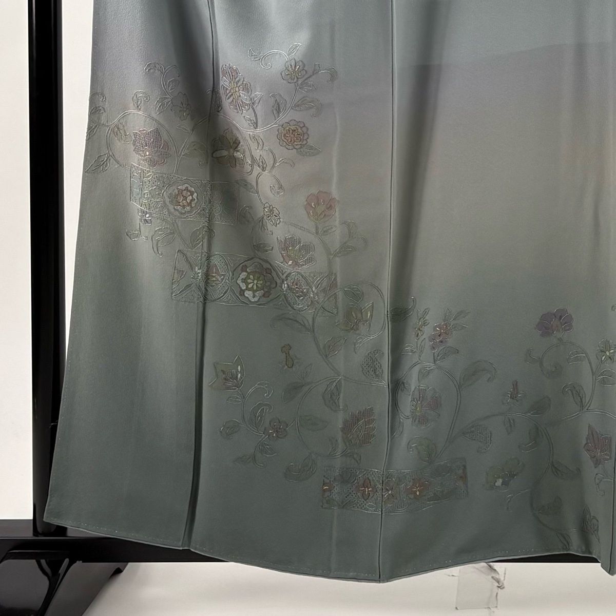 訪問着 身丈160cm 裄丈64.5cm M 袷 花唐草 刺繍 金糸 青灰色 正絹 秀品