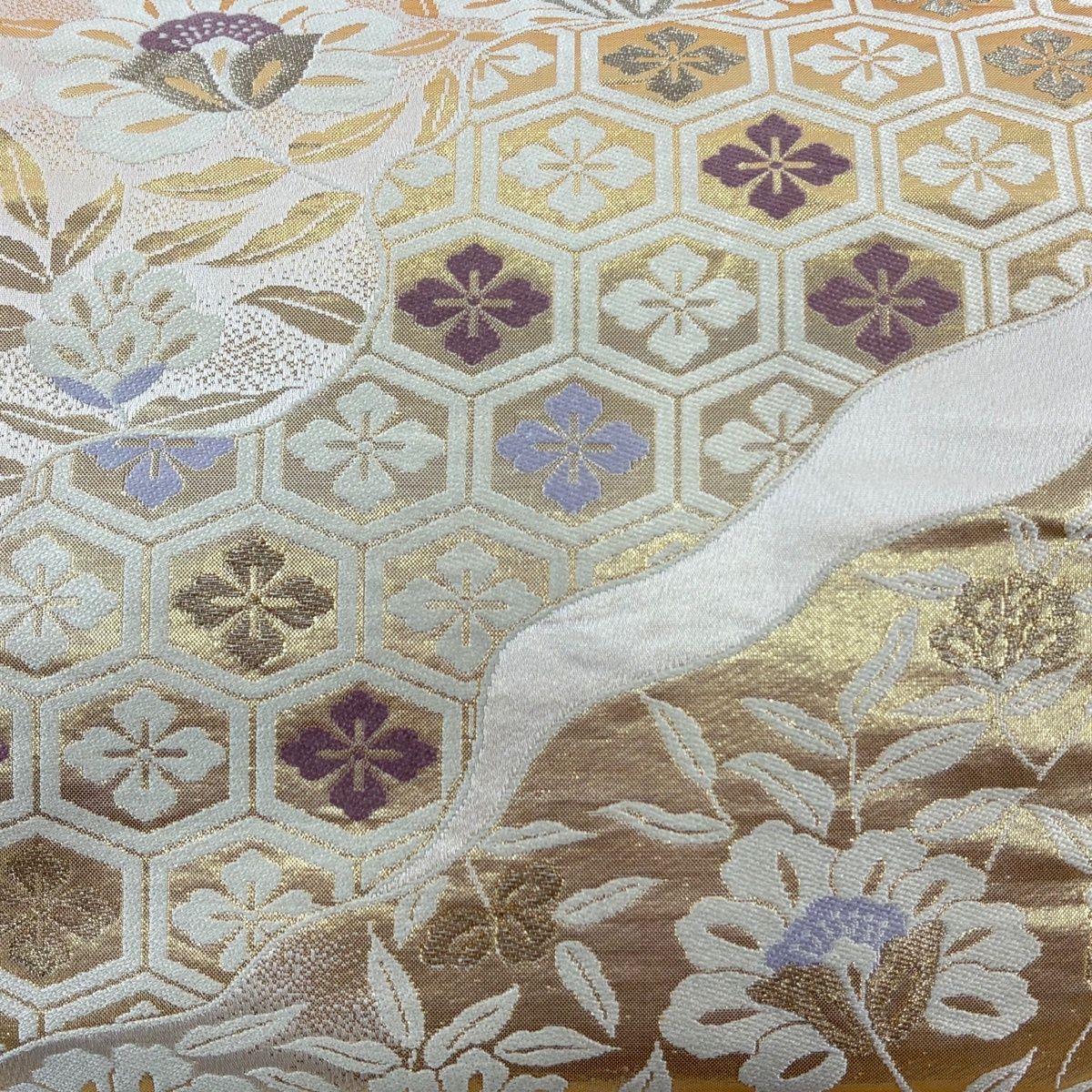 袋帯 秀品 草花 亀甲 金銀糸 箔 金色 六通 正絹 【中古】 - メルカリ