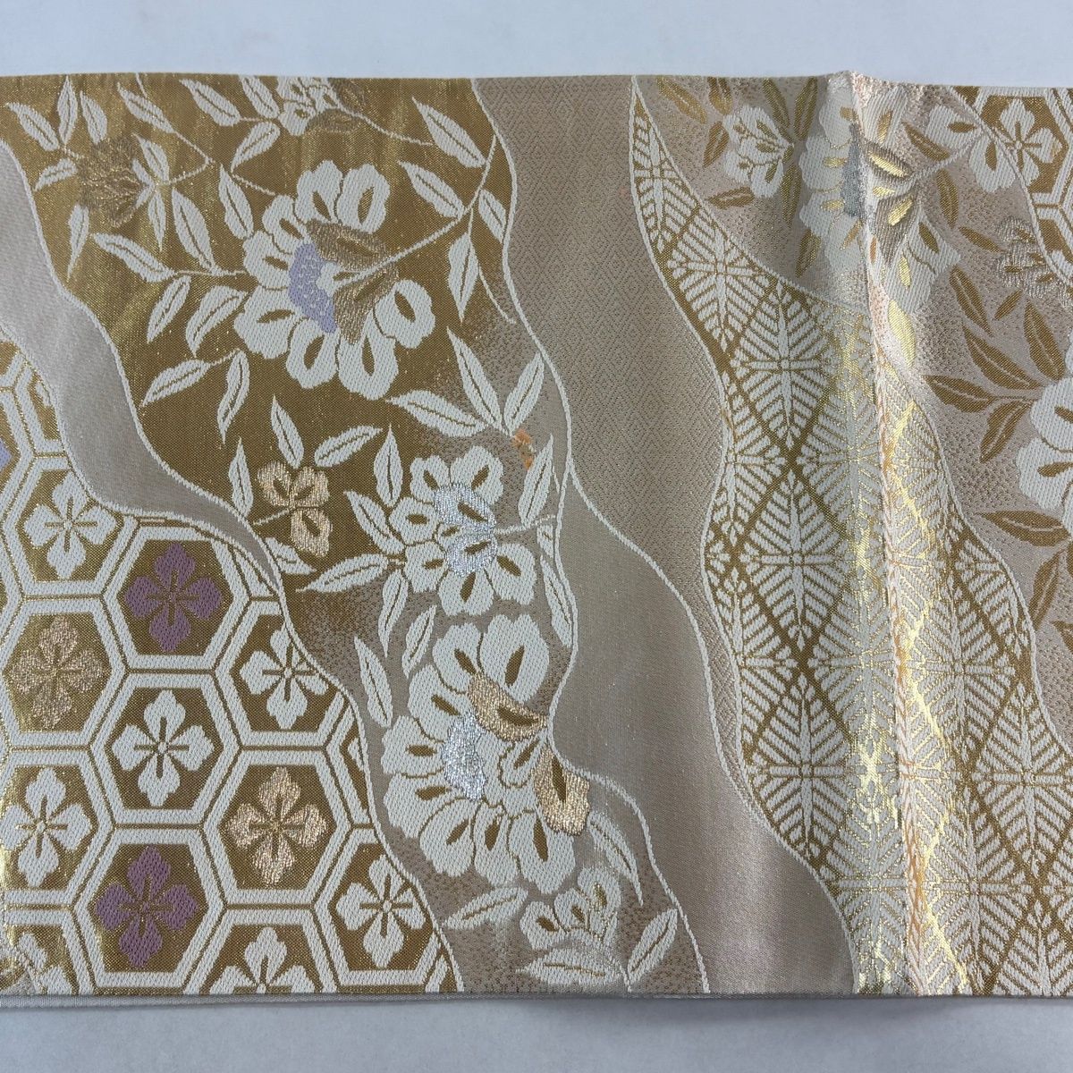 袋帯 秀品 草花 亀甲 金銀糸 箔 金色 六通 正絹 【中古】 - メルカリ