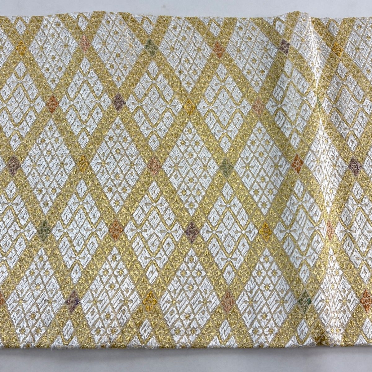 袋帯 秀品 菱 花菱 金糸 刺繍 ベージュ 六通 正絹 【中古】 - メルカリ
