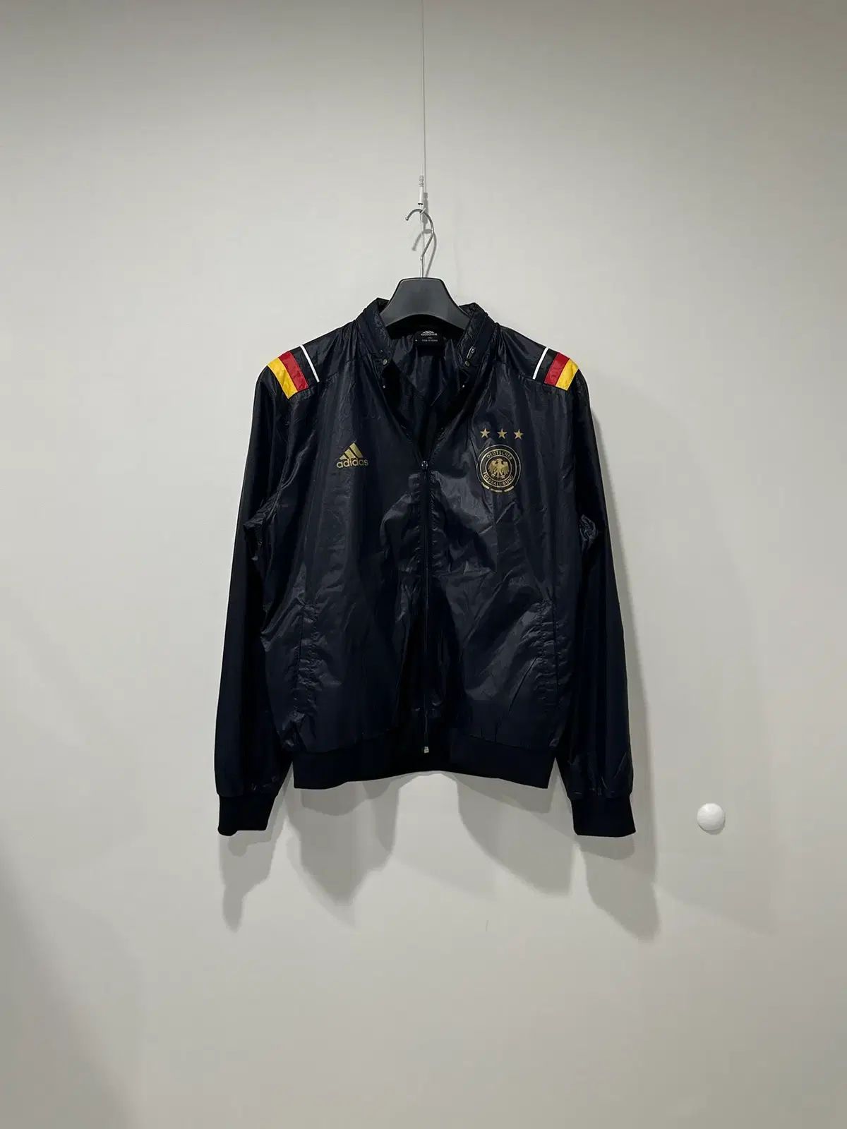 低価，新作登場 Adidas アディダス ドイツ サッカーチーム ウィンド 