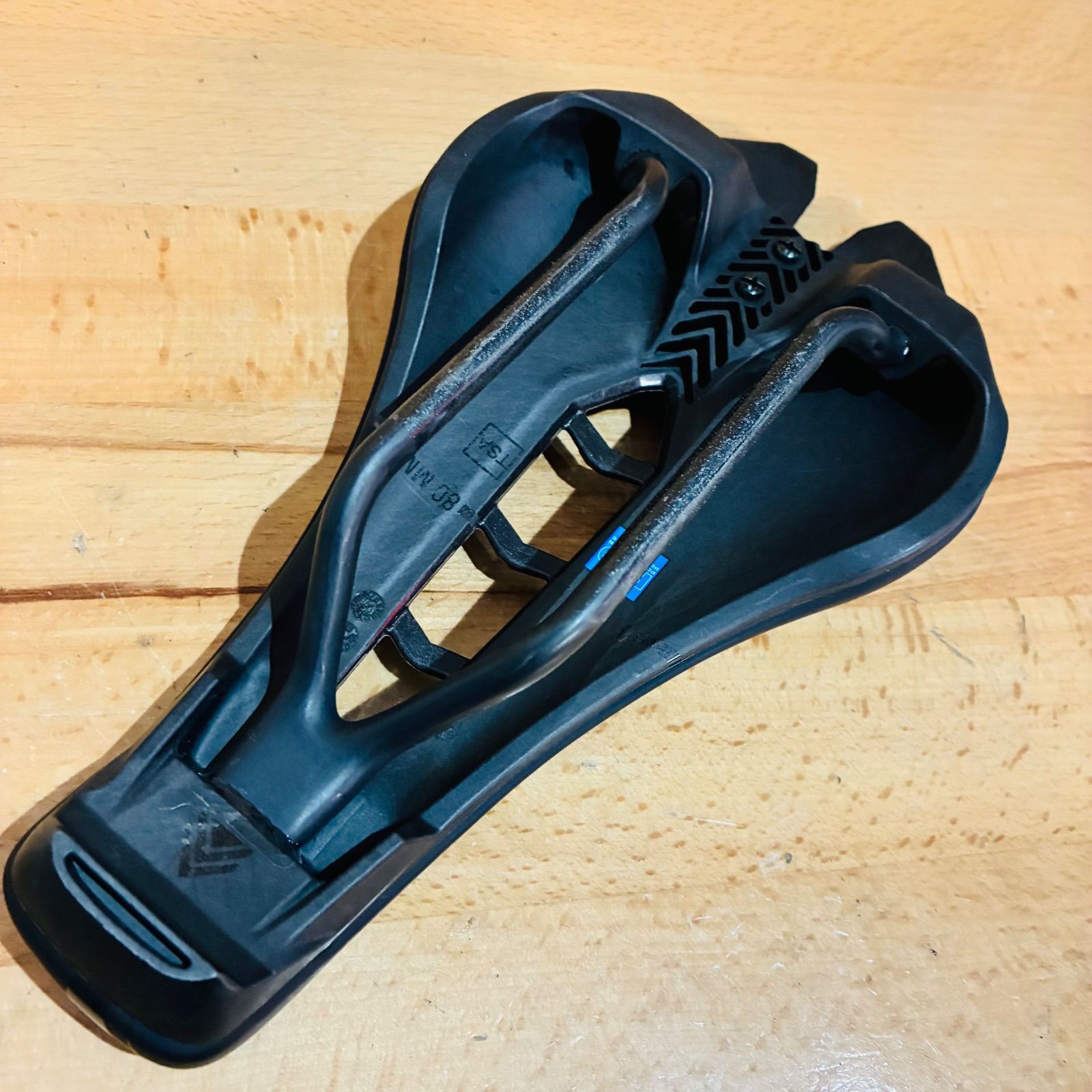 美品】シマノ PRO TSA 1.1 サドル カーボンレール トライアスロン TT