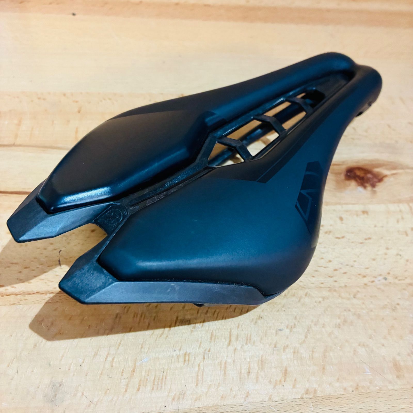 美品】シマノ PRO TSA 1.1 サドル カーボンレール トライアスロン TT
