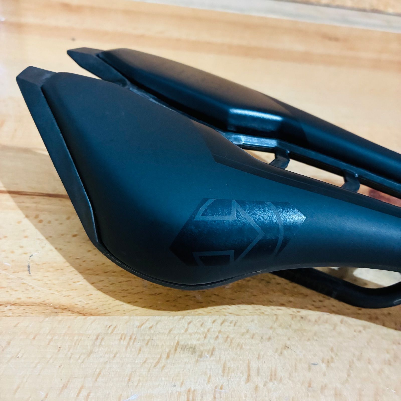 美品】シマノ PRO TSA 1.1 サドル カーボンレール トライアスロン TT