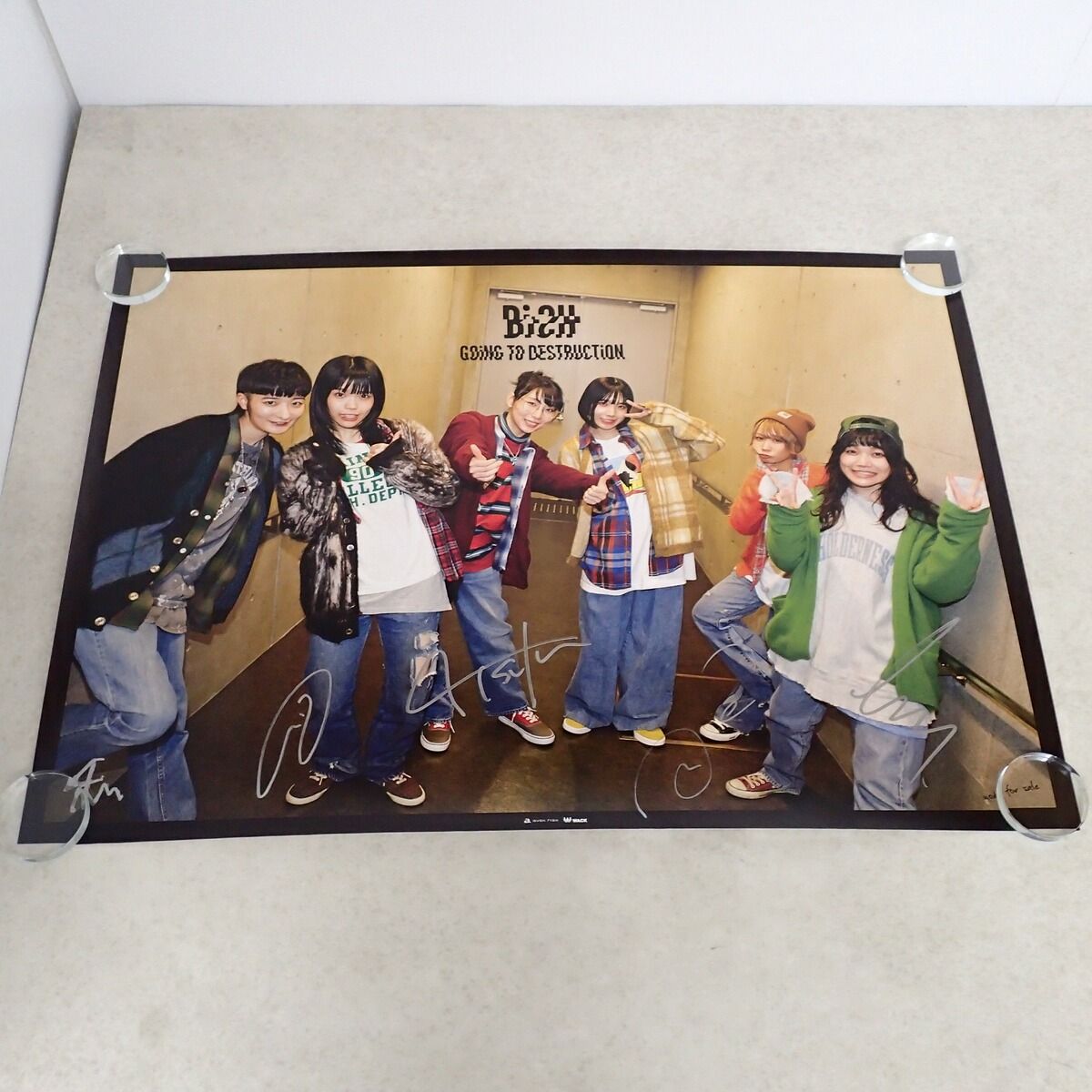 BiSHサイン入りポスター『BiSH is OVER！』 BiSH iS OVER! 直筆サイン入りポスター BiSH ポスターまとめ売り Yahoo