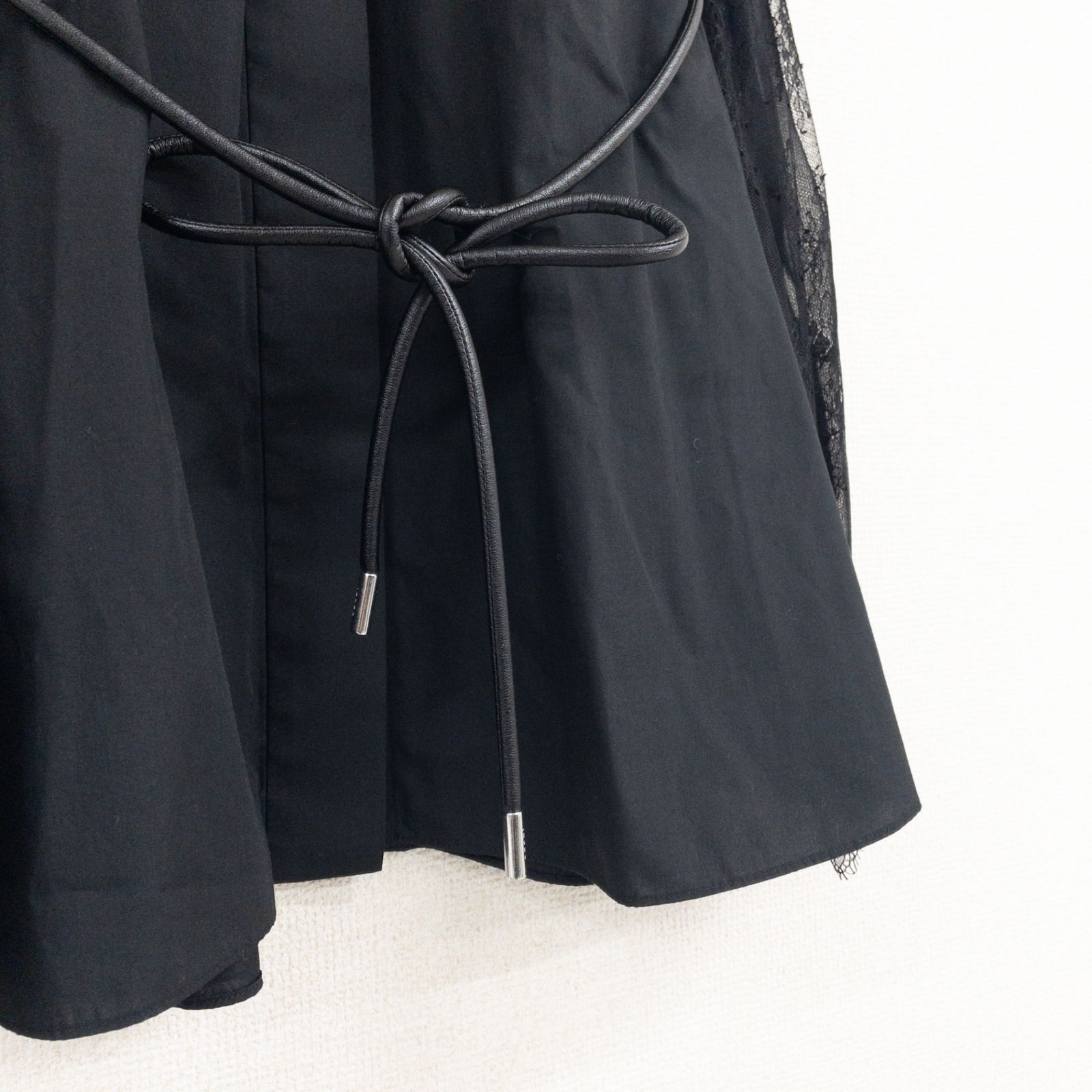 sacai サカイ 2022年 ブラウス シャツ レース レザーベルト 異素材切り替え コットン ポリエステル ブラック 日本製 レディース 1 b00957 sacai サカイ 2022年 ブラウス シャツ レース レザーベルト 異素材