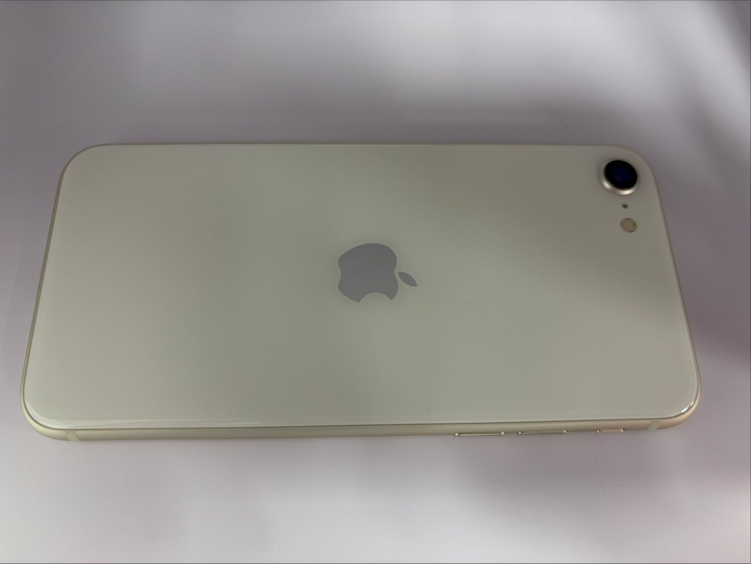 iPhone SE 3世代 64GB 極美品 法人管理品 - メルカリ
