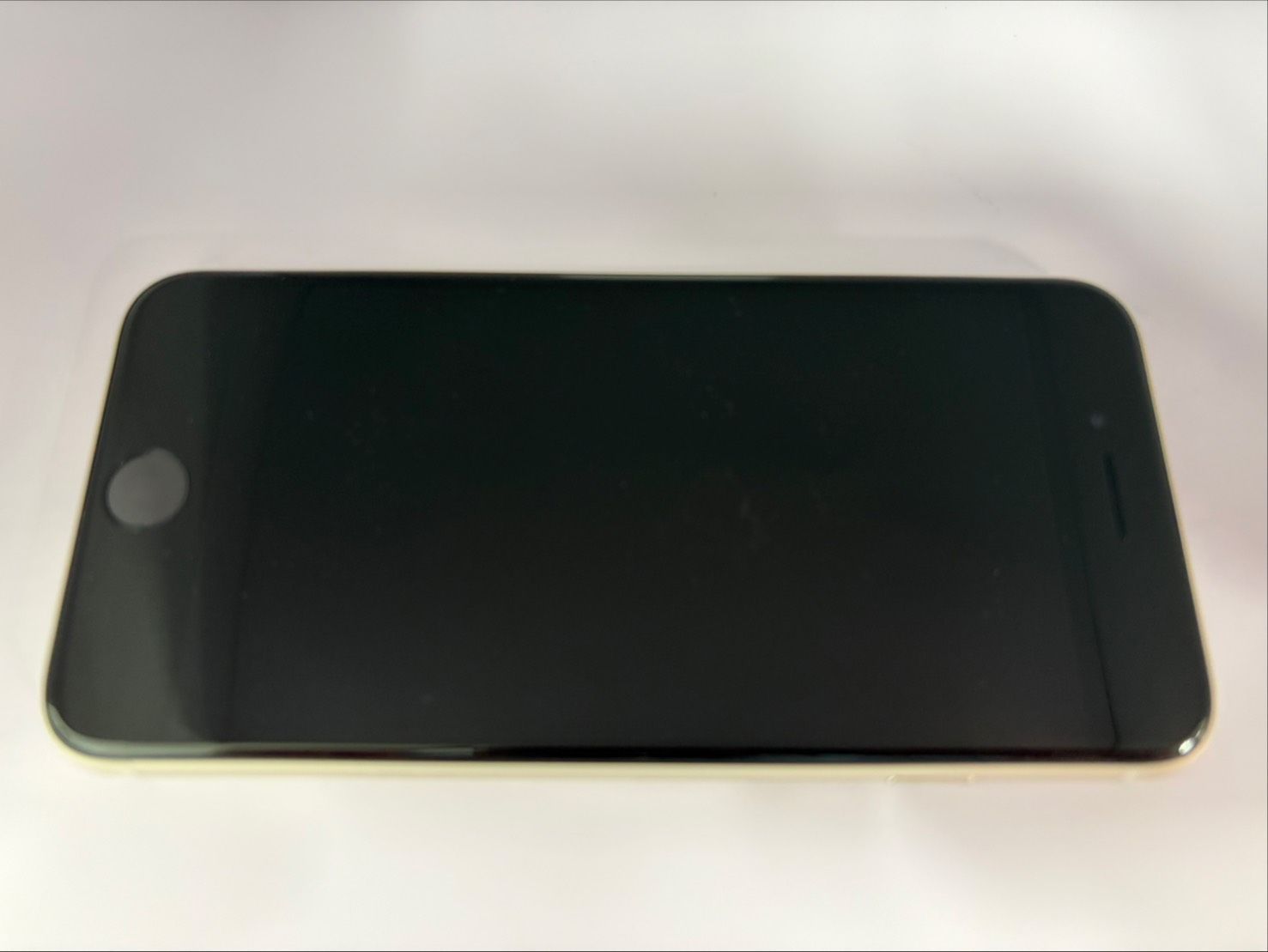 iPhone SE 3世代 64GB 極美品 法人管理品 - メルカリ