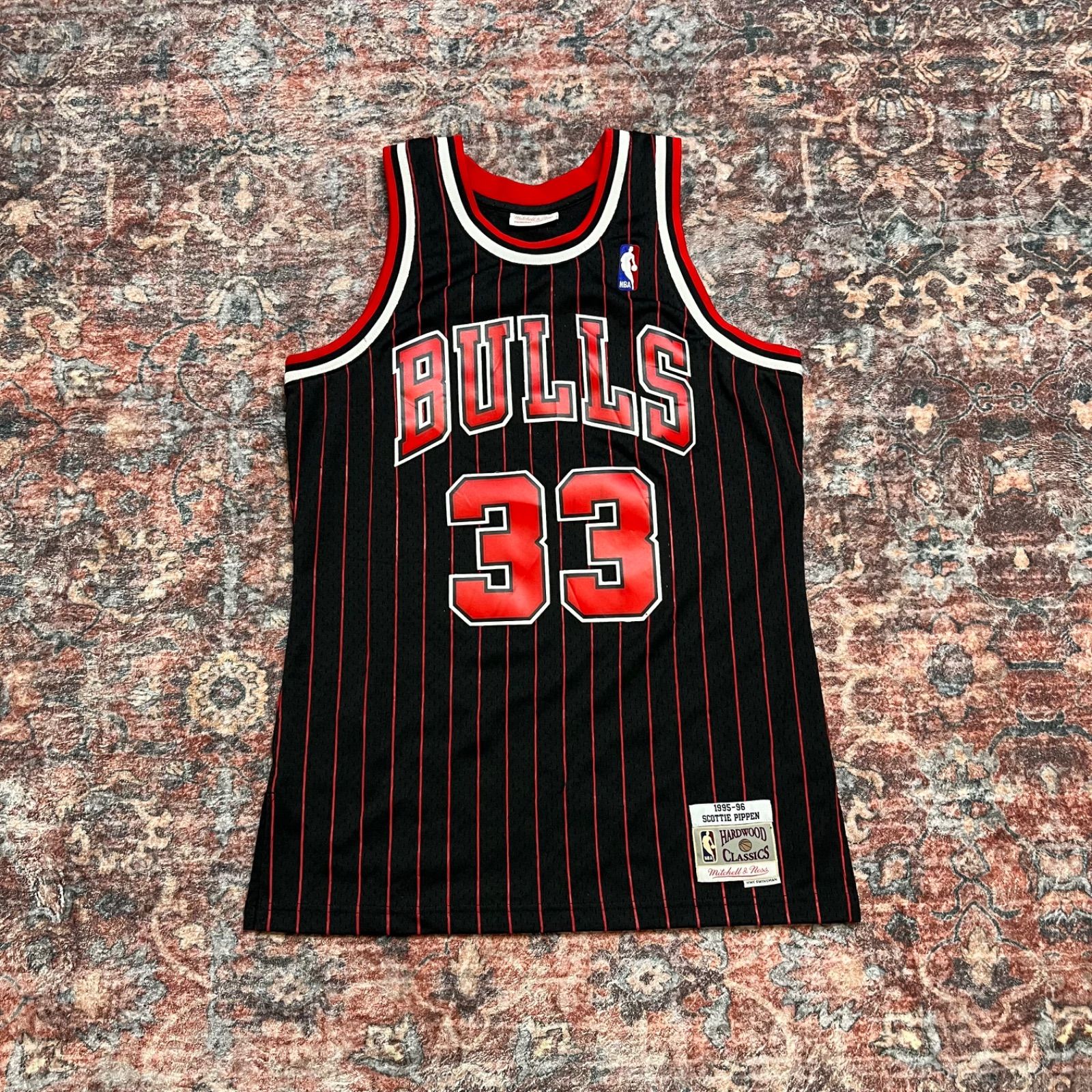 美品】シカゴブルズ PIPPEN #33 Lサイズ スウィングマン NBA 黒 【公式