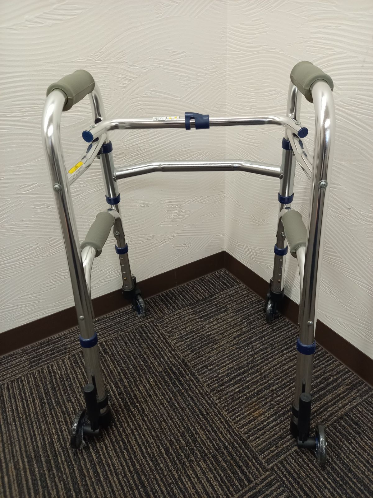 中古】 シルバーカー 歩行器 セーフティーアームウォーカー SSタイプ M