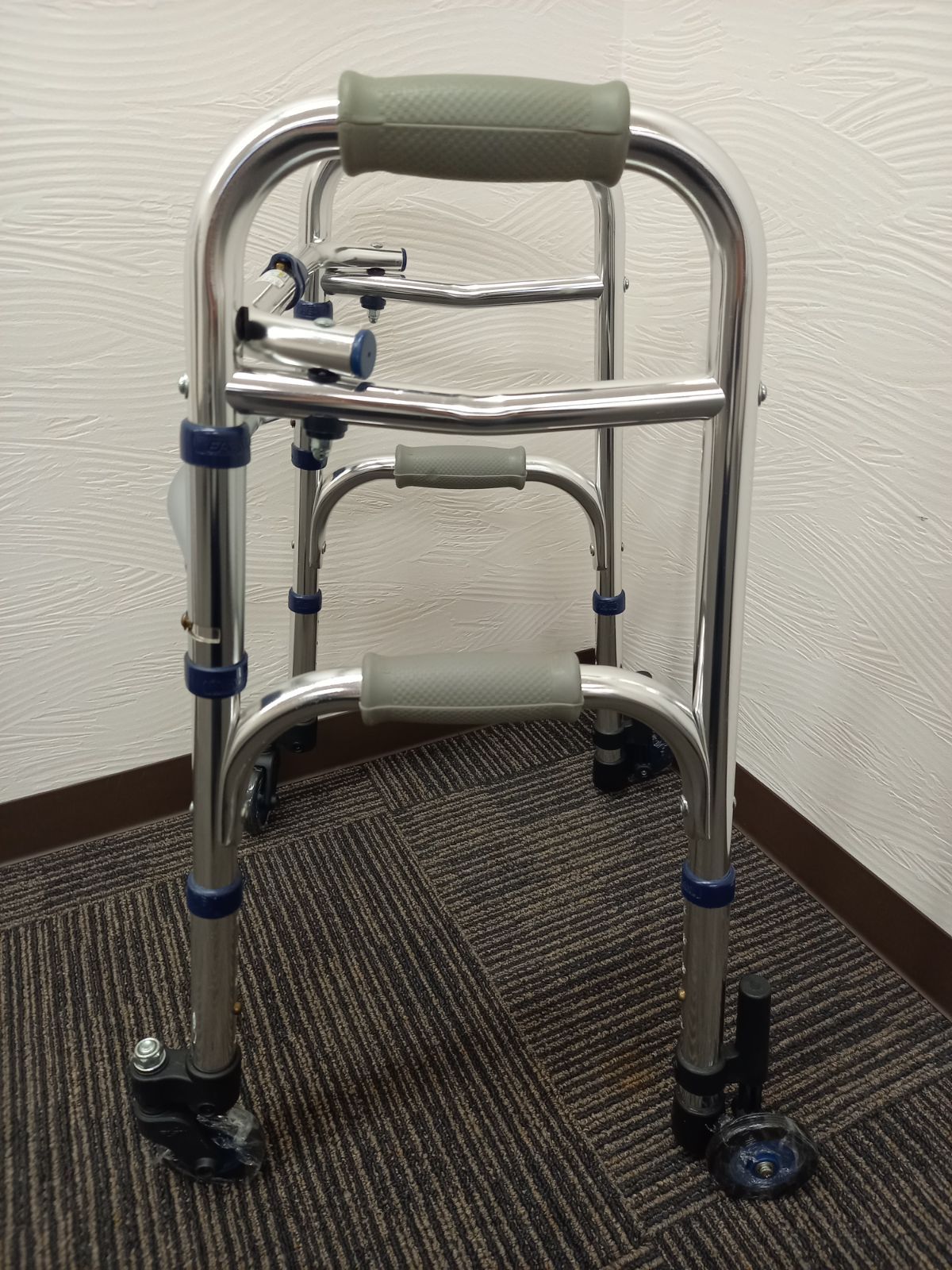 中古】 シルバーカー 歩行器 セーフティーアームウォーカー SSタイプ M