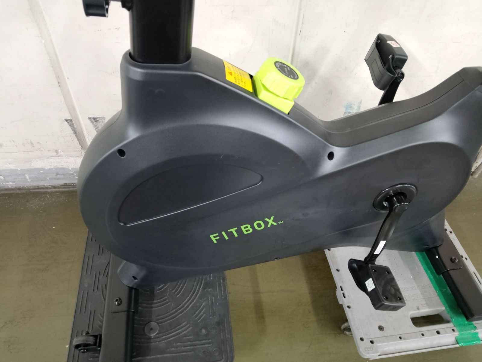 美品◇引取限定◇FITBOX 家庭用トレーニングバイク フィットネスバイク 