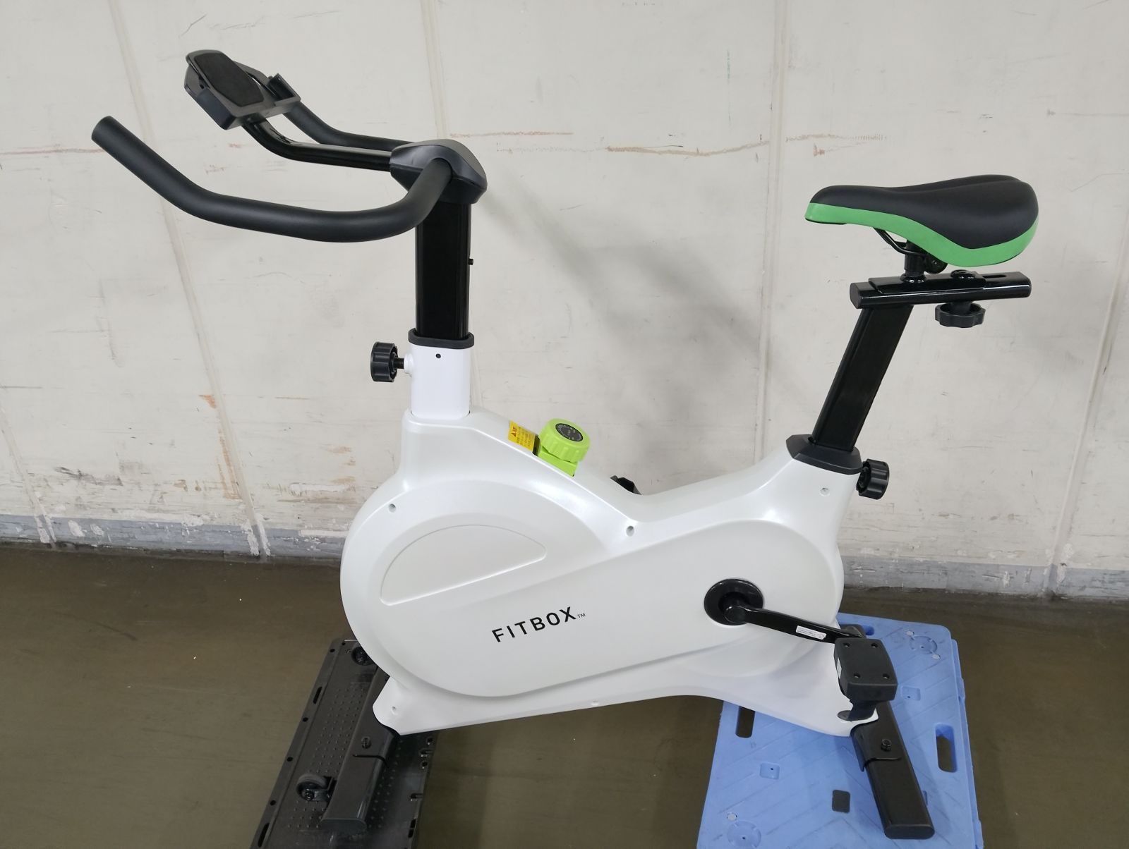◇引き取り限定◇訳あり◇FITBOX 家庭用トレーニングバイク 