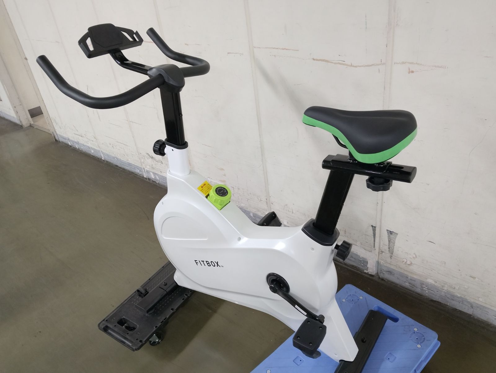 ◇引き取り限定◇訳あり◇FITBOX 家庭用トレーニングバイク 