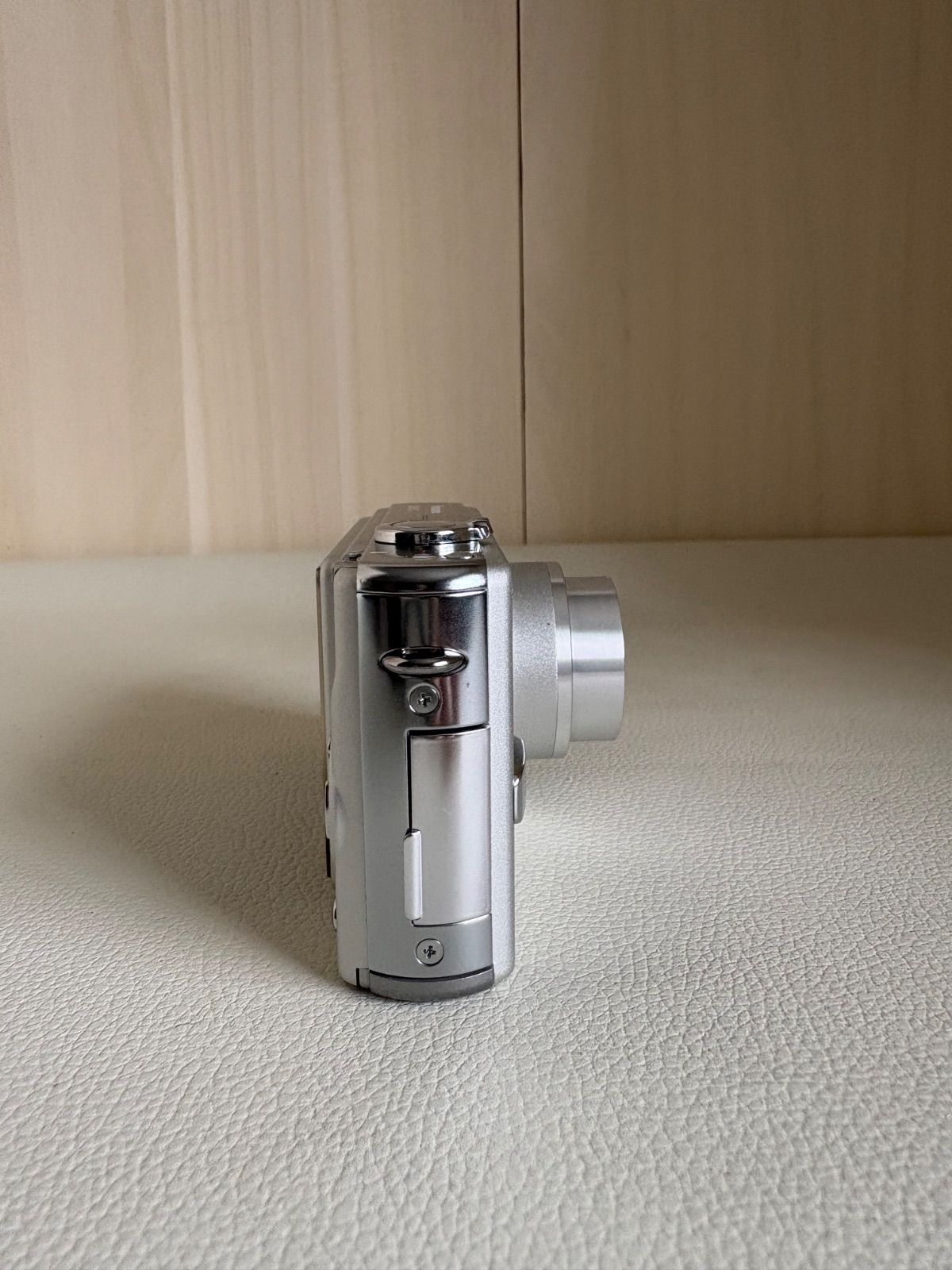 OneMall provides Mercari products: Panasonic LUMIX DMC-FX7