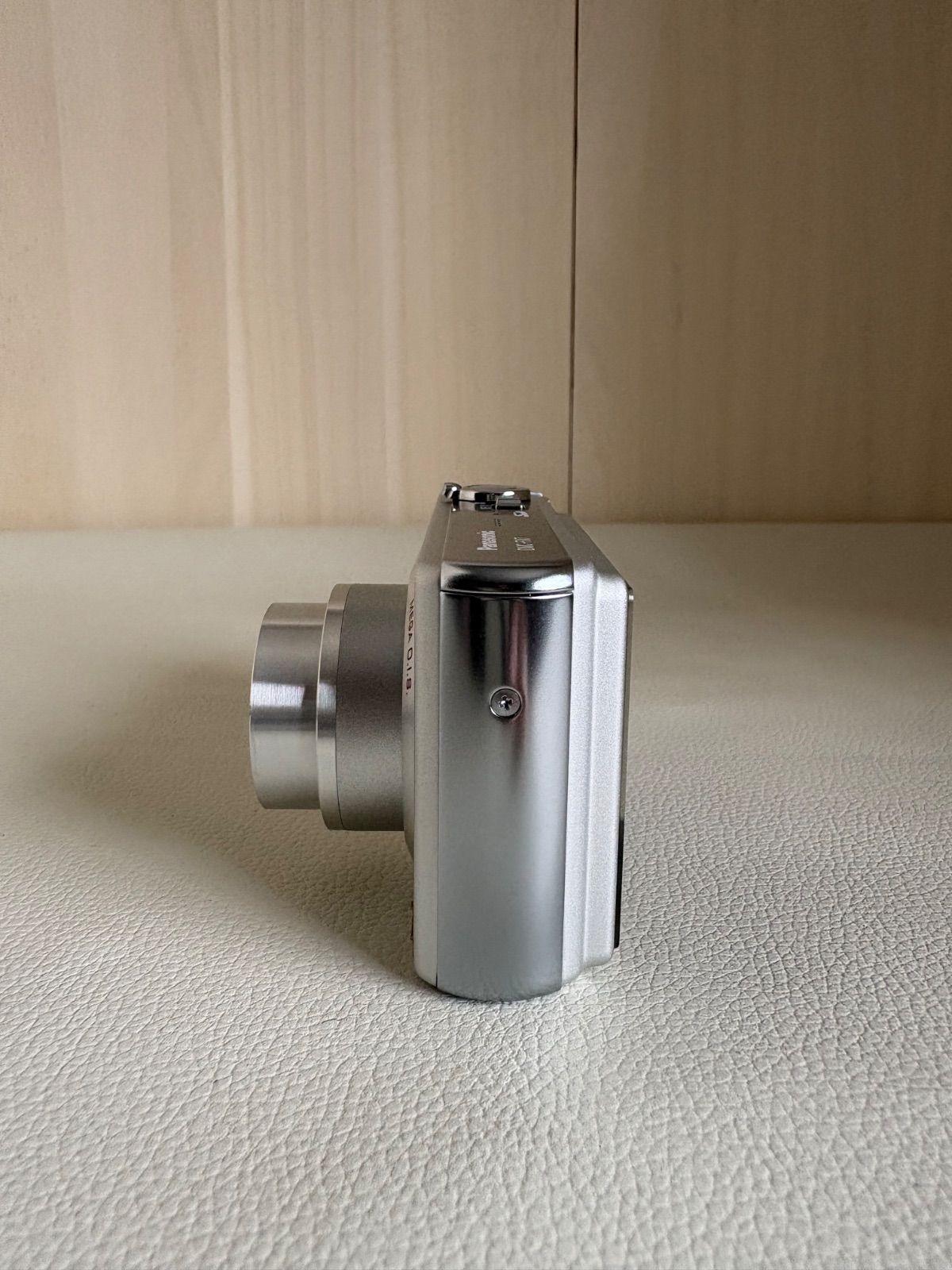 OneMall provides Mercari products: Panasonic LUMIX DMC-FX7
