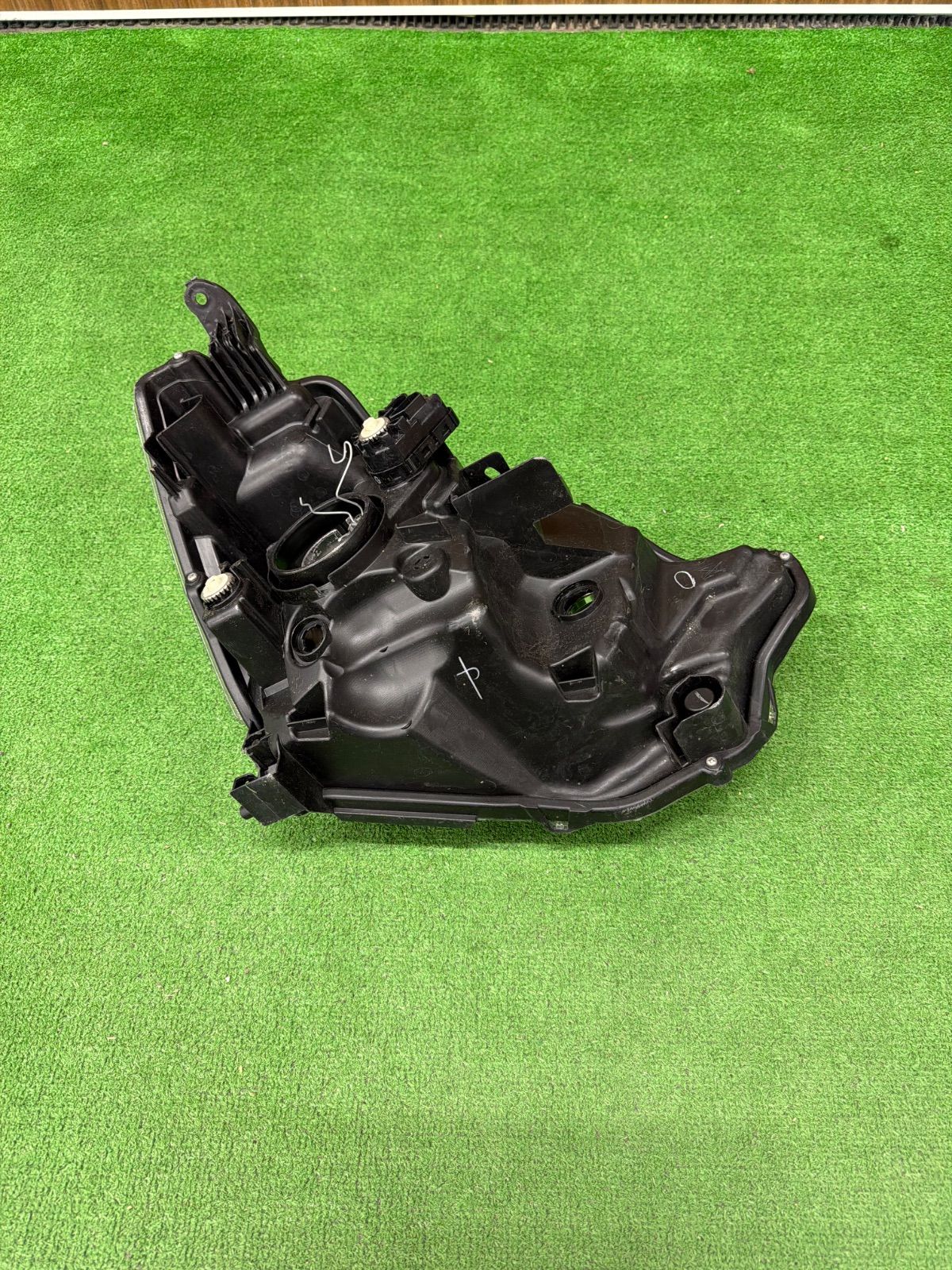 ダイハツ ミライース LA350S LA360S 純正 左側 ヘッドライト KOITO 100