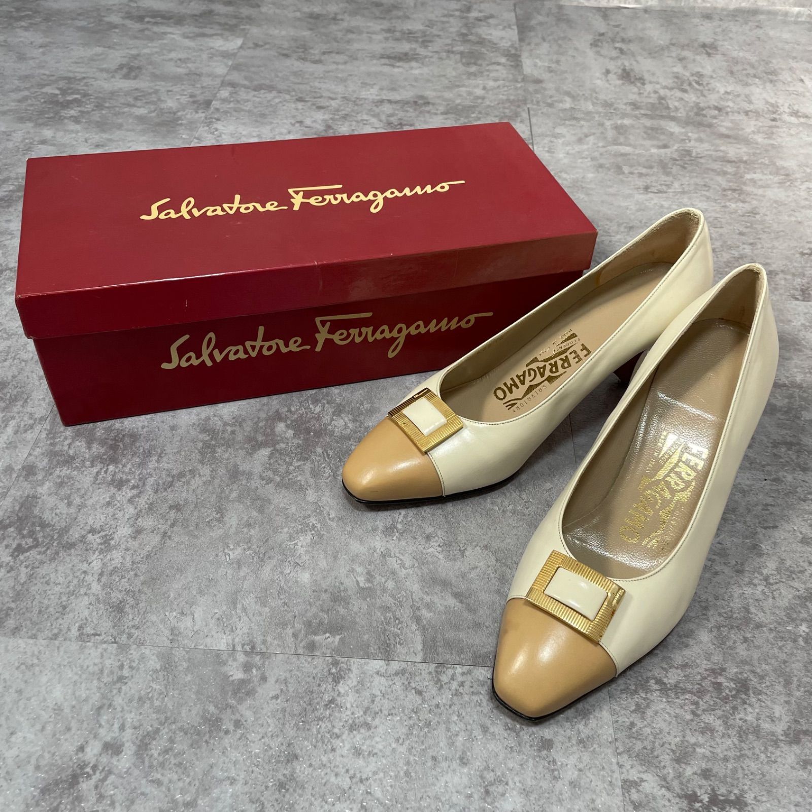 Salvatore Ferragamo】サルヴァトーレフェラガモ レザーパンプス 