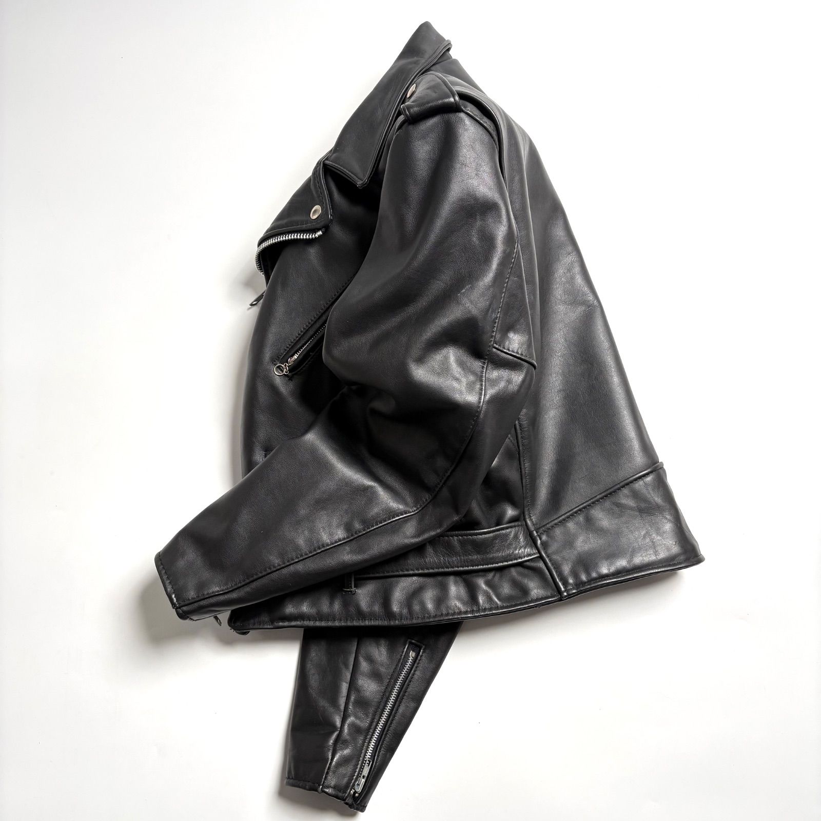 米国製】SCHOTT レザー ライダースジャケット 黒 40 本革 613 - メルカリ