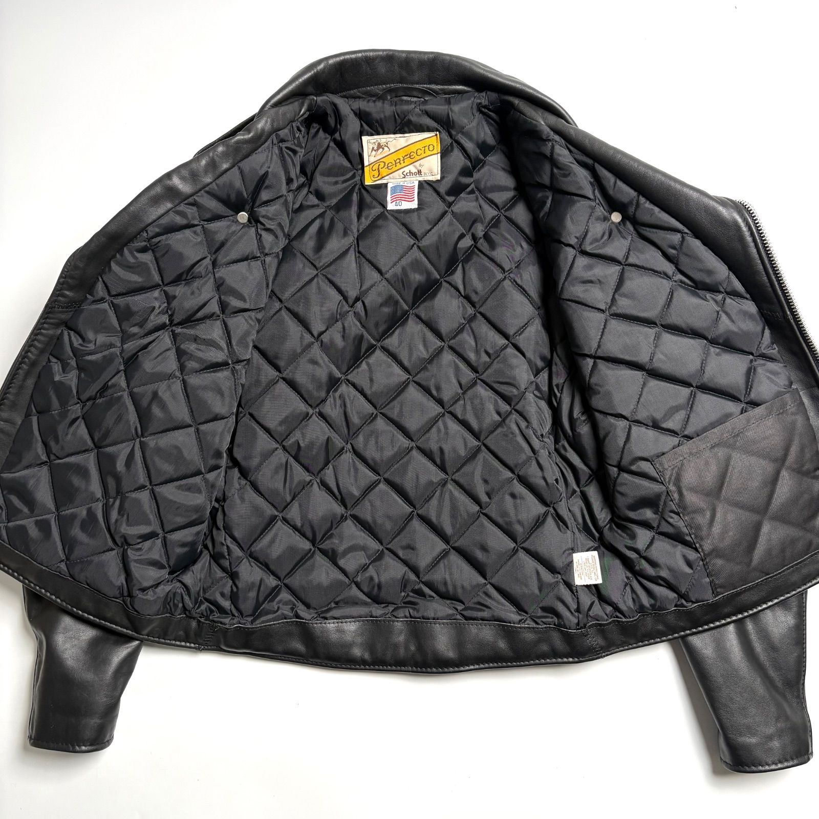 米国製】SCHOTT レザー ライダースジャケット 黒 40 本革 613 - メルカリ