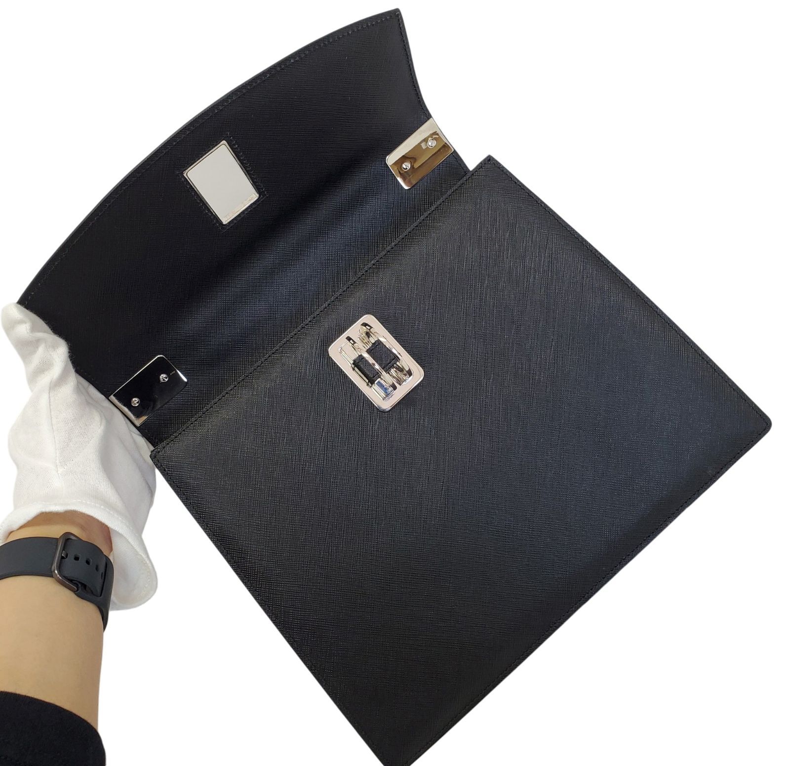 未使用【フェラガモ】ダブルガンチーニ　カーフレザー　オーガナイザー　長財布 FERRAGAMO（フェラガモ） 財布 長財布 ガンチーニ オーガナイザー