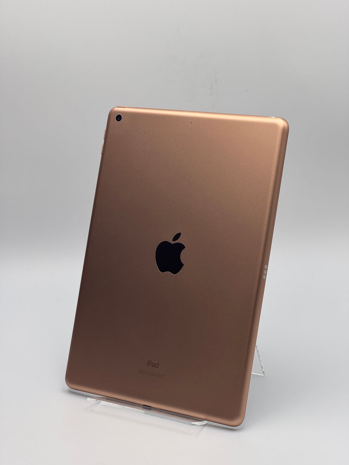 iPad 第8世代 32GB ゴールド Wi-Fi 中古B - メルカリ