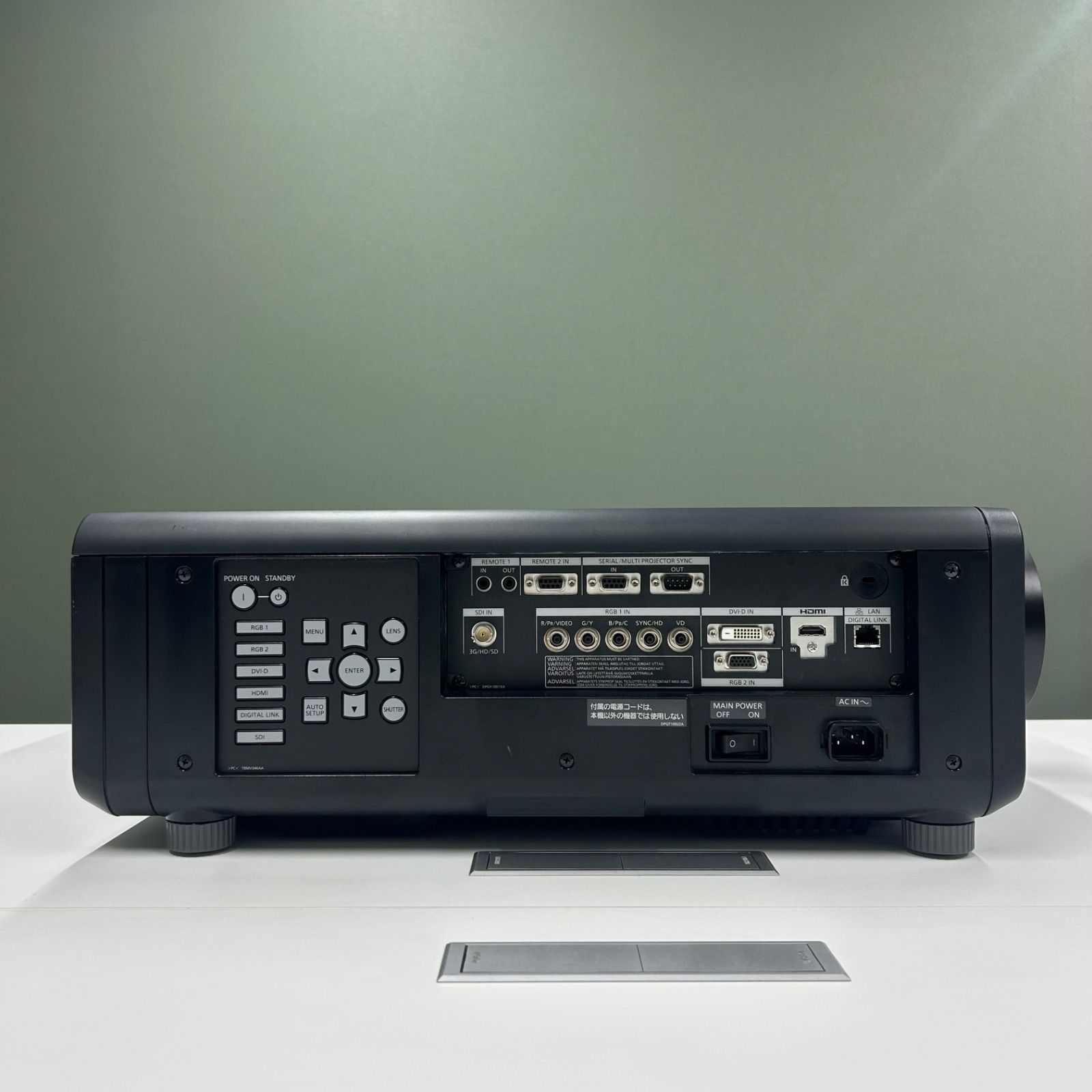 PT-RZ660JW プロジェクター Panasonic 1チップ DLP方式 - メルカリ