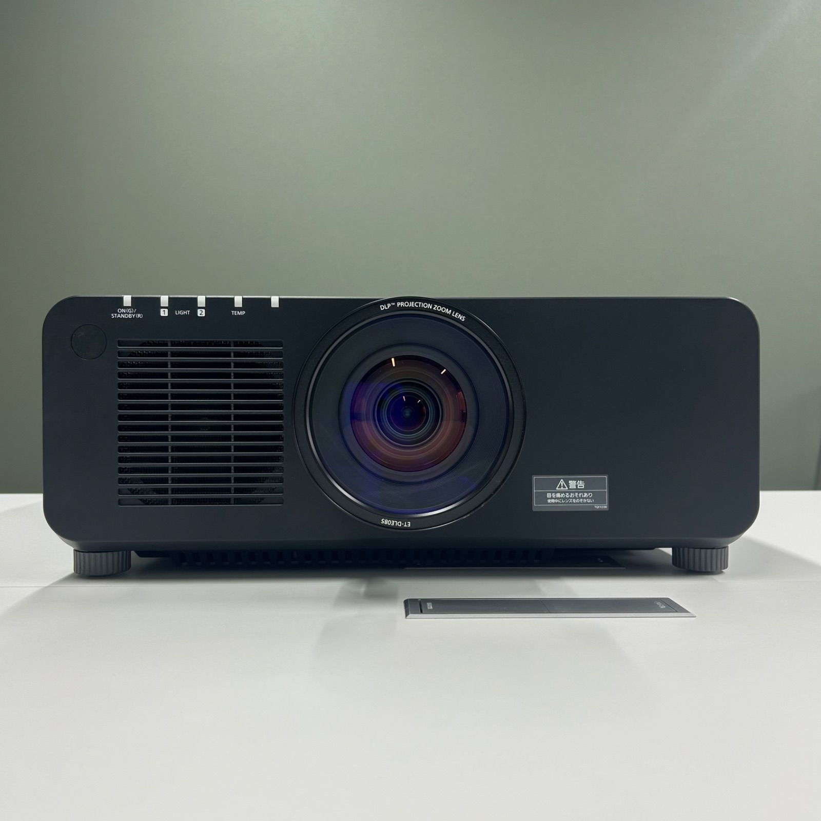Panasonic】 1チップ DLP方式 プロジェクター PT-RZ660JW - メルカリ