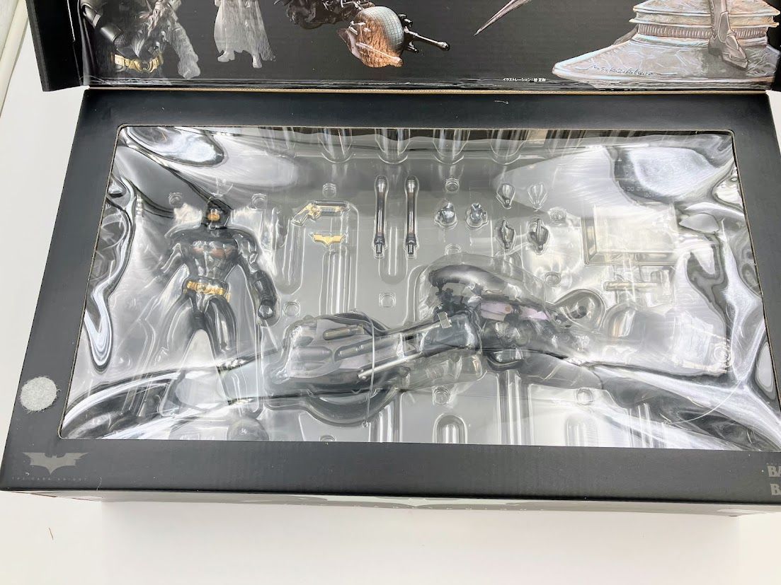 バンダイ BATMAN & BAT-POD フィギュア 桂正和×竹谷隆之 1 - メルカリ
