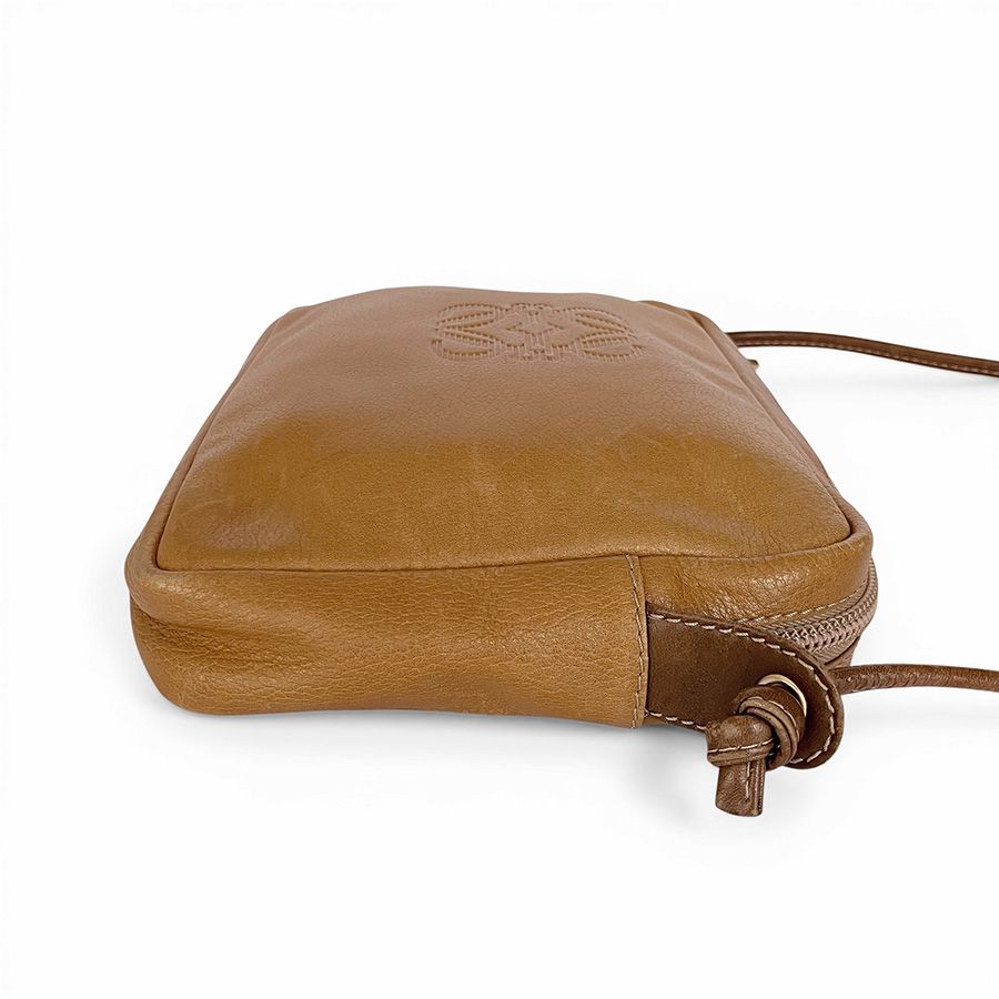 LOEWE ロエベ アナグラム レザー ショルダーバッグ ポシェット