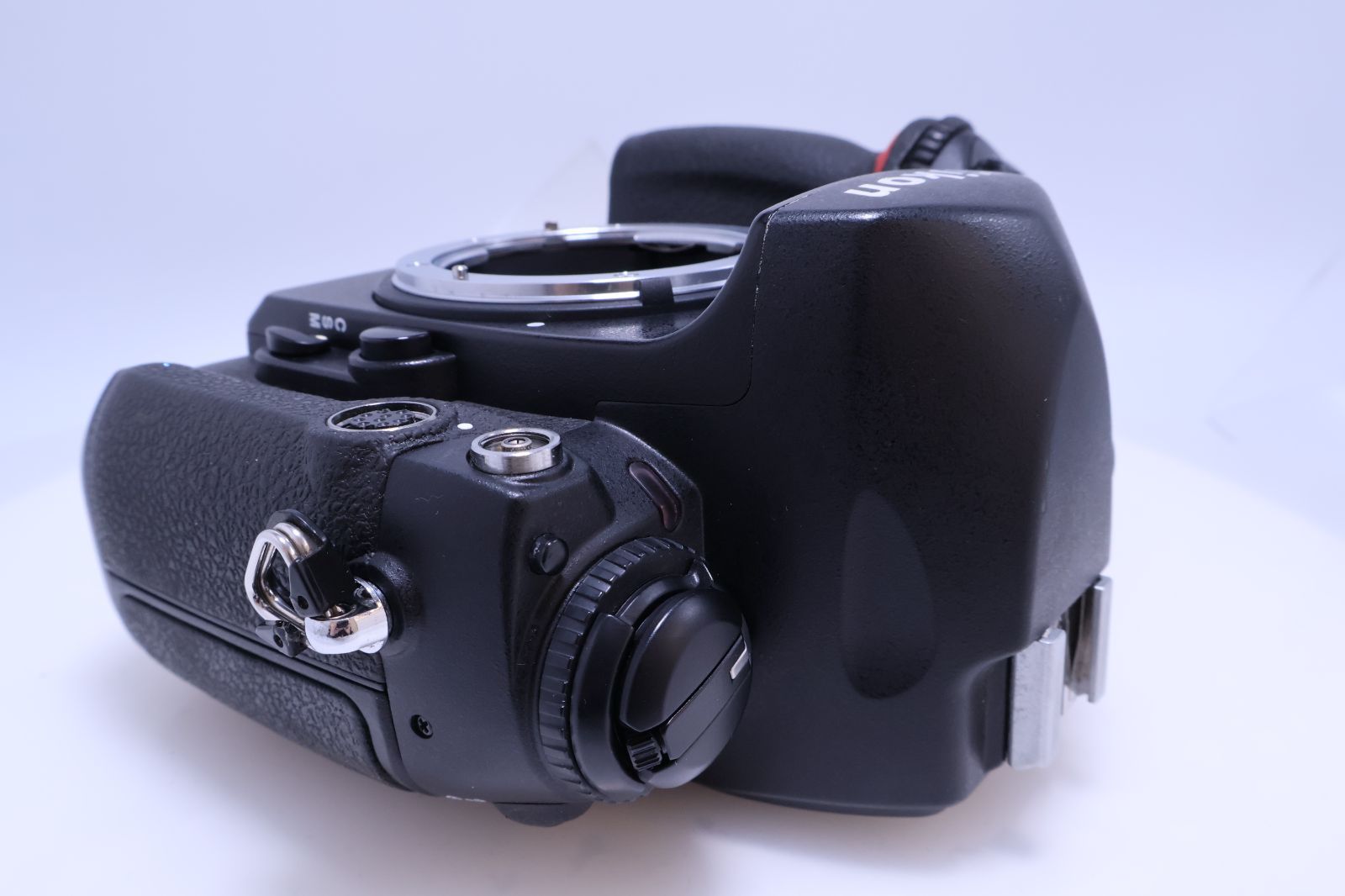 美品】Nikon F6 ボディ フィルムカメラ 一眼レフ - メルカリ