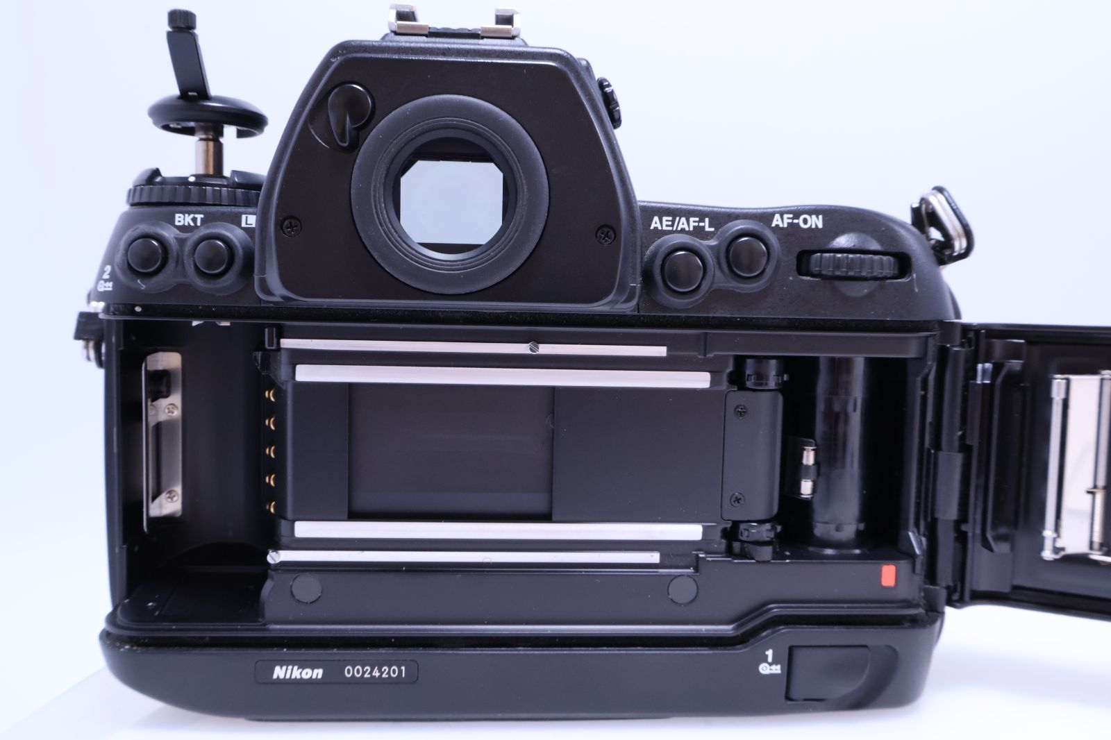 美品】Nikon F6 ボディ フィルムカメラ 一眼レフ - メルカリ
