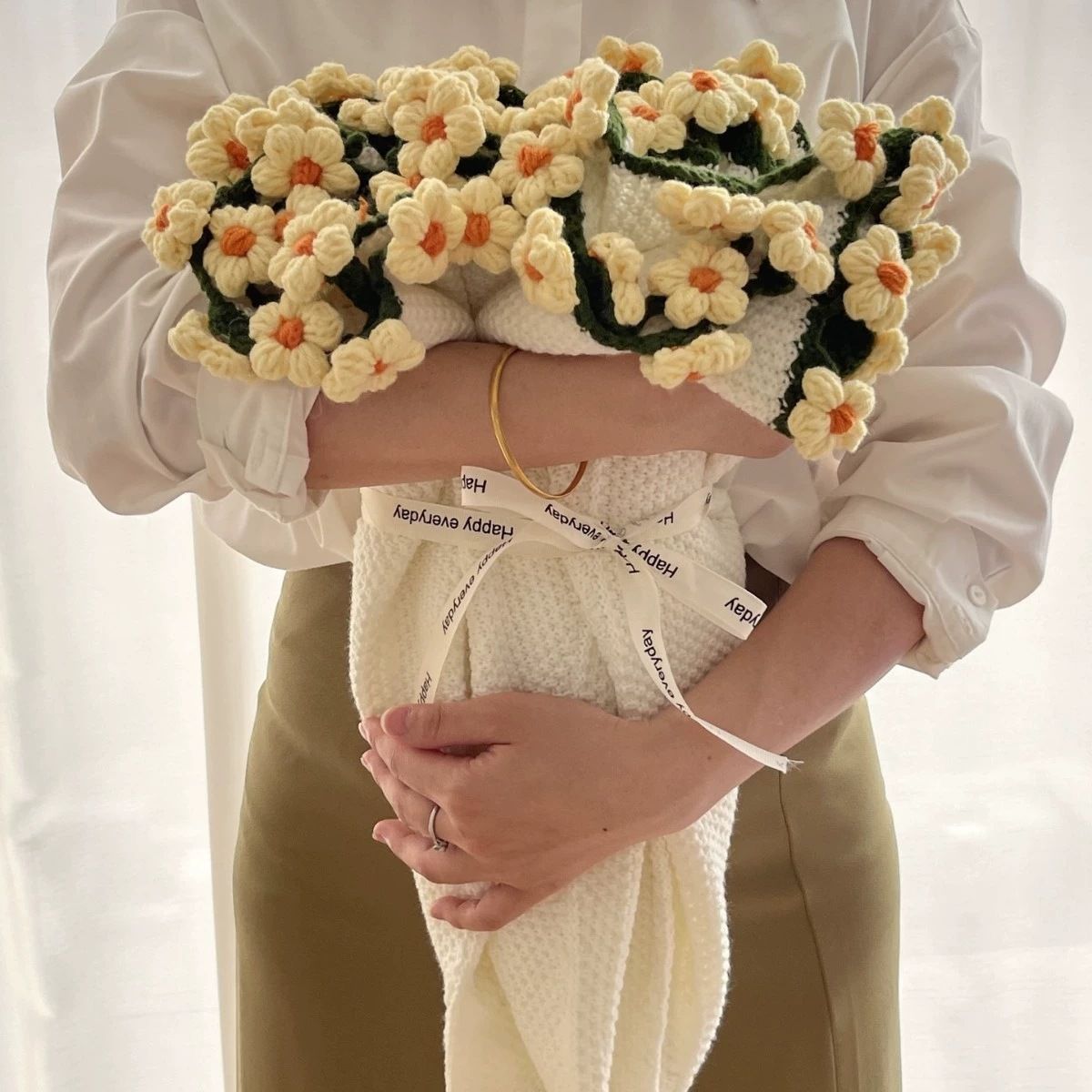大人気完売品】ハンドメイド デイジーの手編みブランケット 33輪 80cm