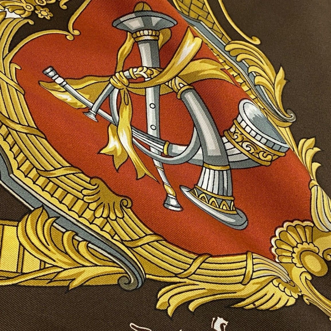 d9 HERMES エルメス カレ90 シルクスカーフ  Carre 90 Silk Scarf 茶系 小物t18r d9 HERMES エルメス カレ90 シルクスカーフ Carre 90 Silk Scarf 茶系