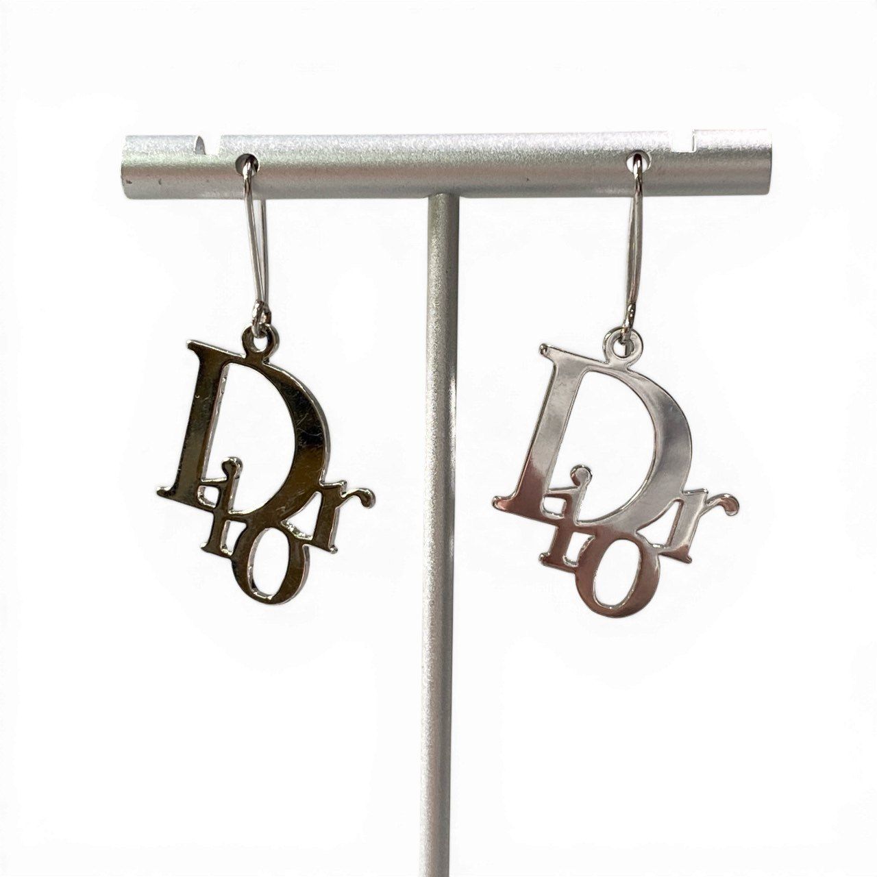 d9 Christian Dior クリスチャンディオール ロゴデザイン 両耳 ピアス